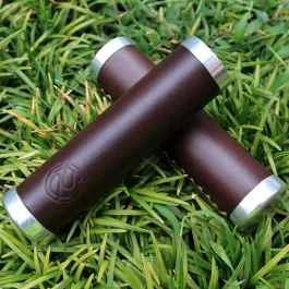 *PDW* bourbon grips (brown)