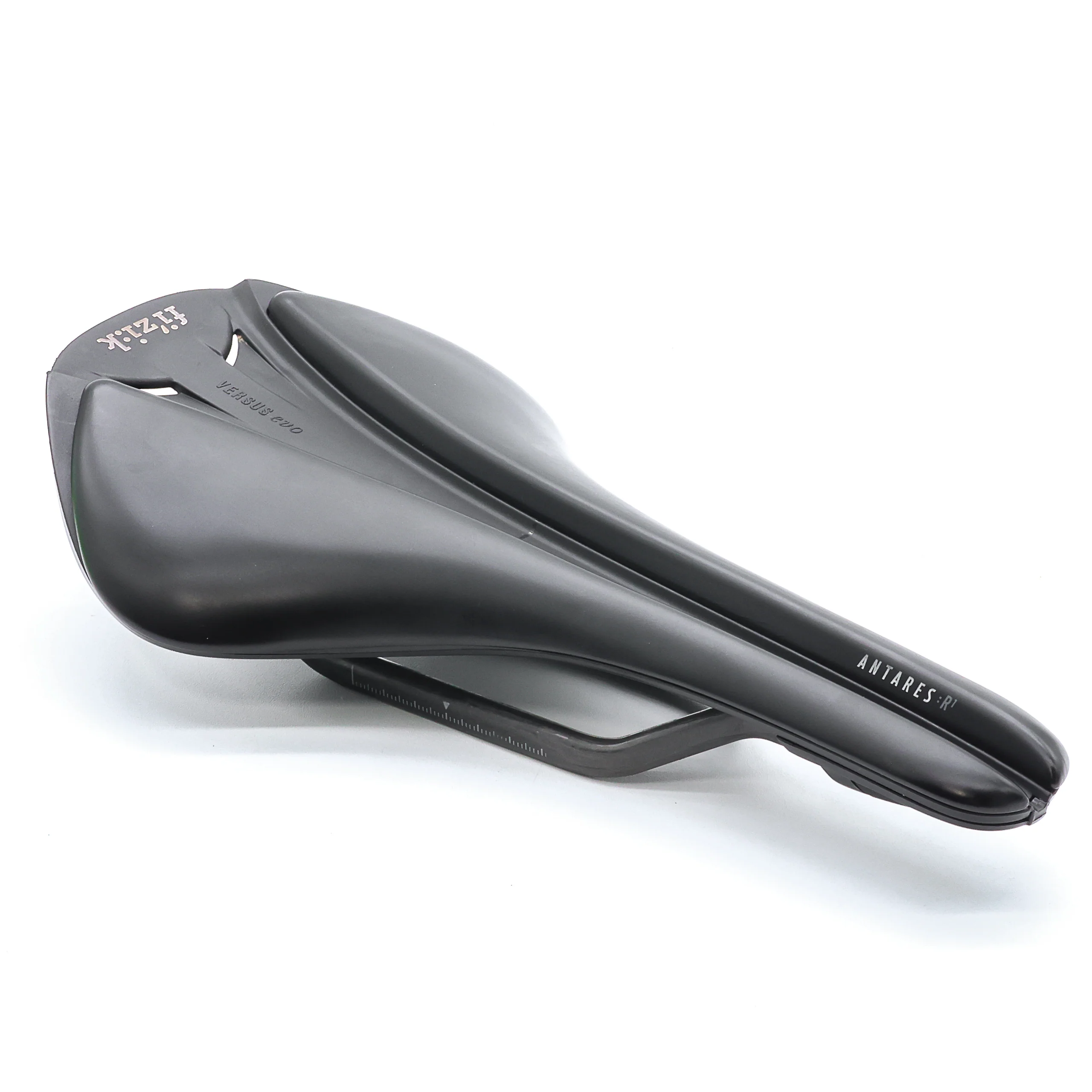 Fizik Antares R1 Versus Evo Carbon Road Bike Saddle - 139mm
