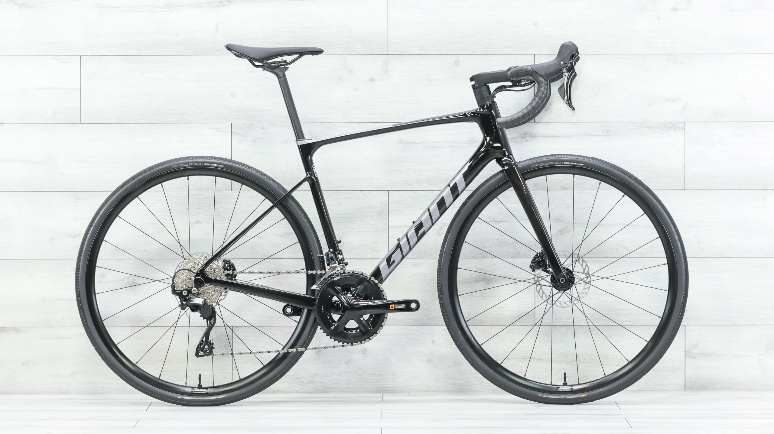 Giant Defy Advanced 2 Road Bike - 2025, Medium