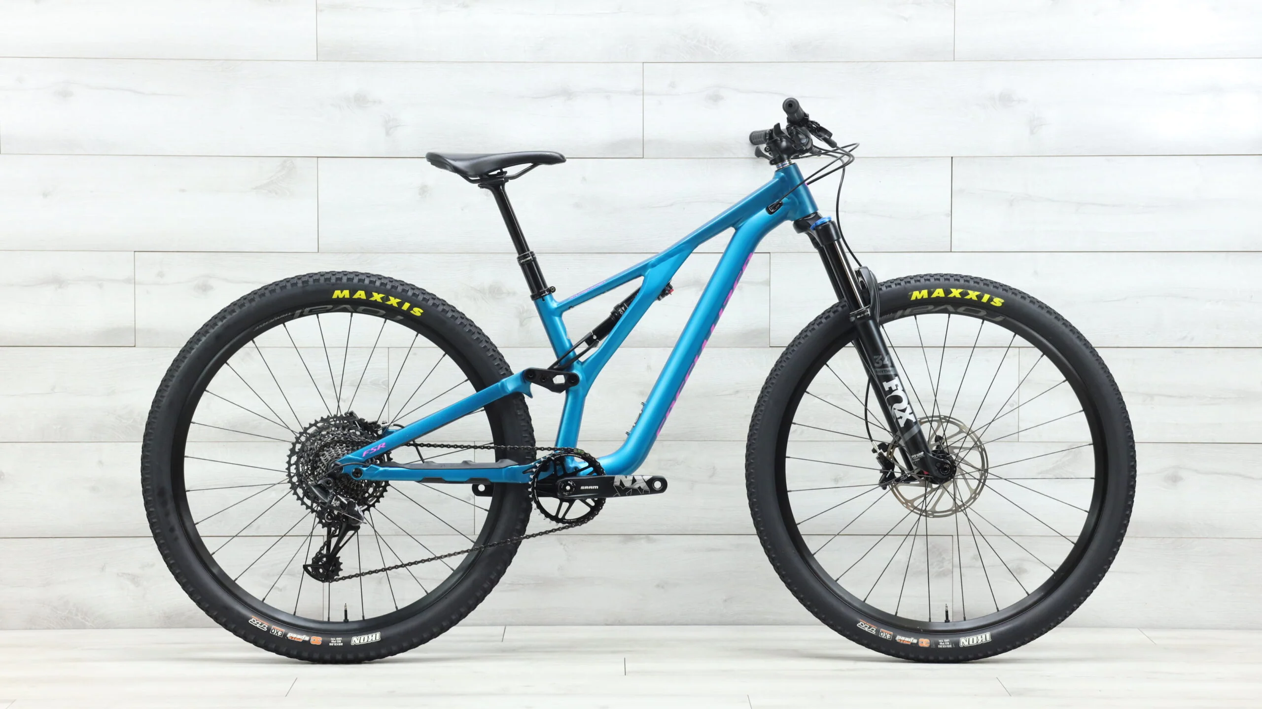 2019 Specialized Stumpjumper ST CompMountain Bike - Small