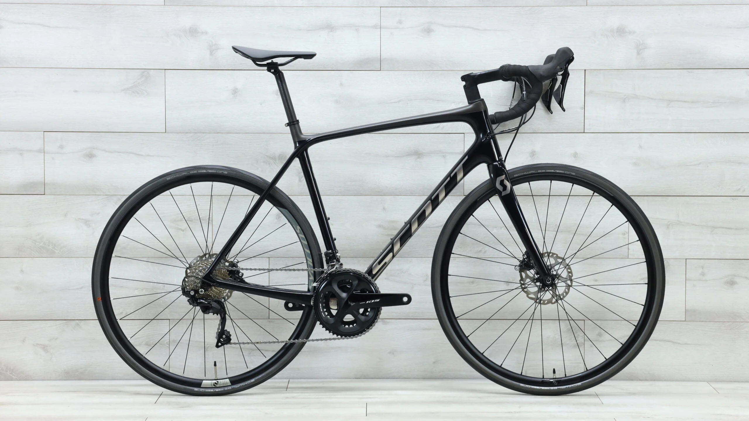 2021 Scott Addict 20 DiscRoad Bike - 56cm