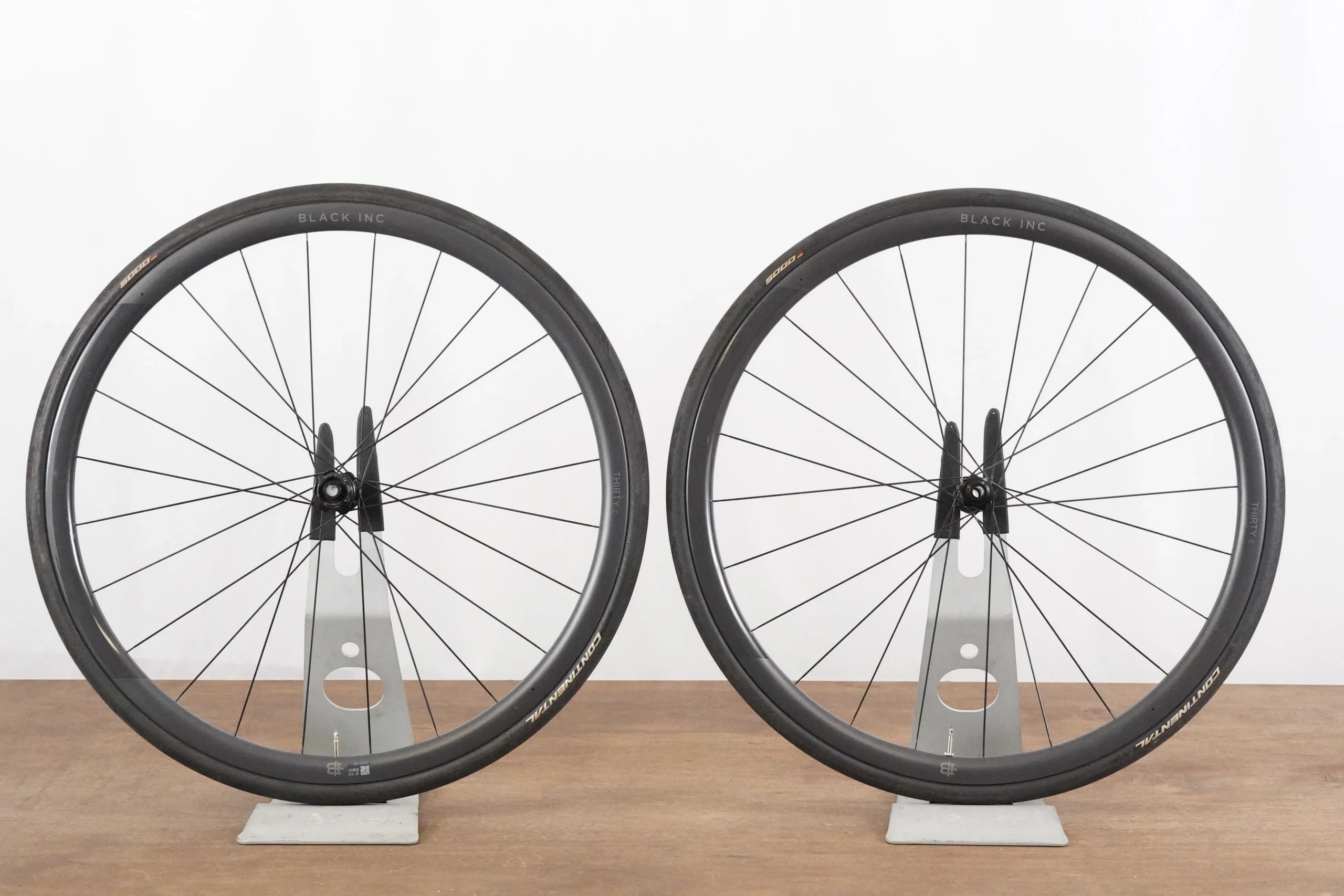 Black Inc. THIRTY Carbon Tubeless Disc Brake Wheelset Shimano/SRAM 11 Speed