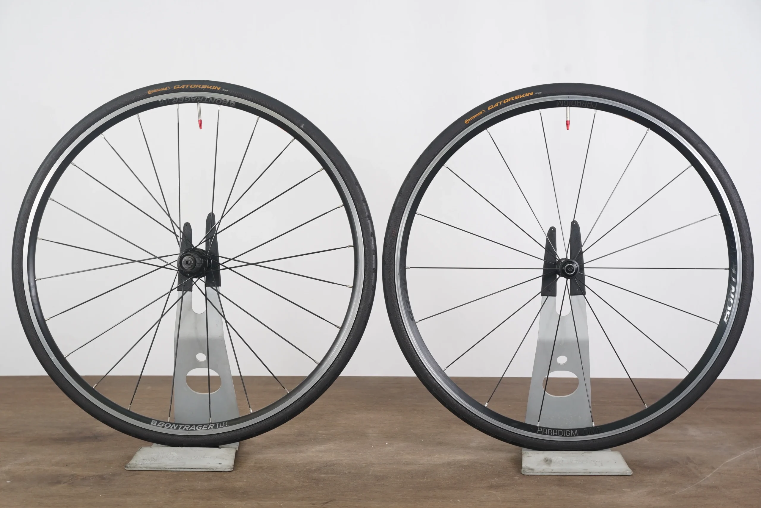 Bontrager Paradigm Comp Alloy Tubeless Clincher Rim Wheelset Shimano 11 Speed