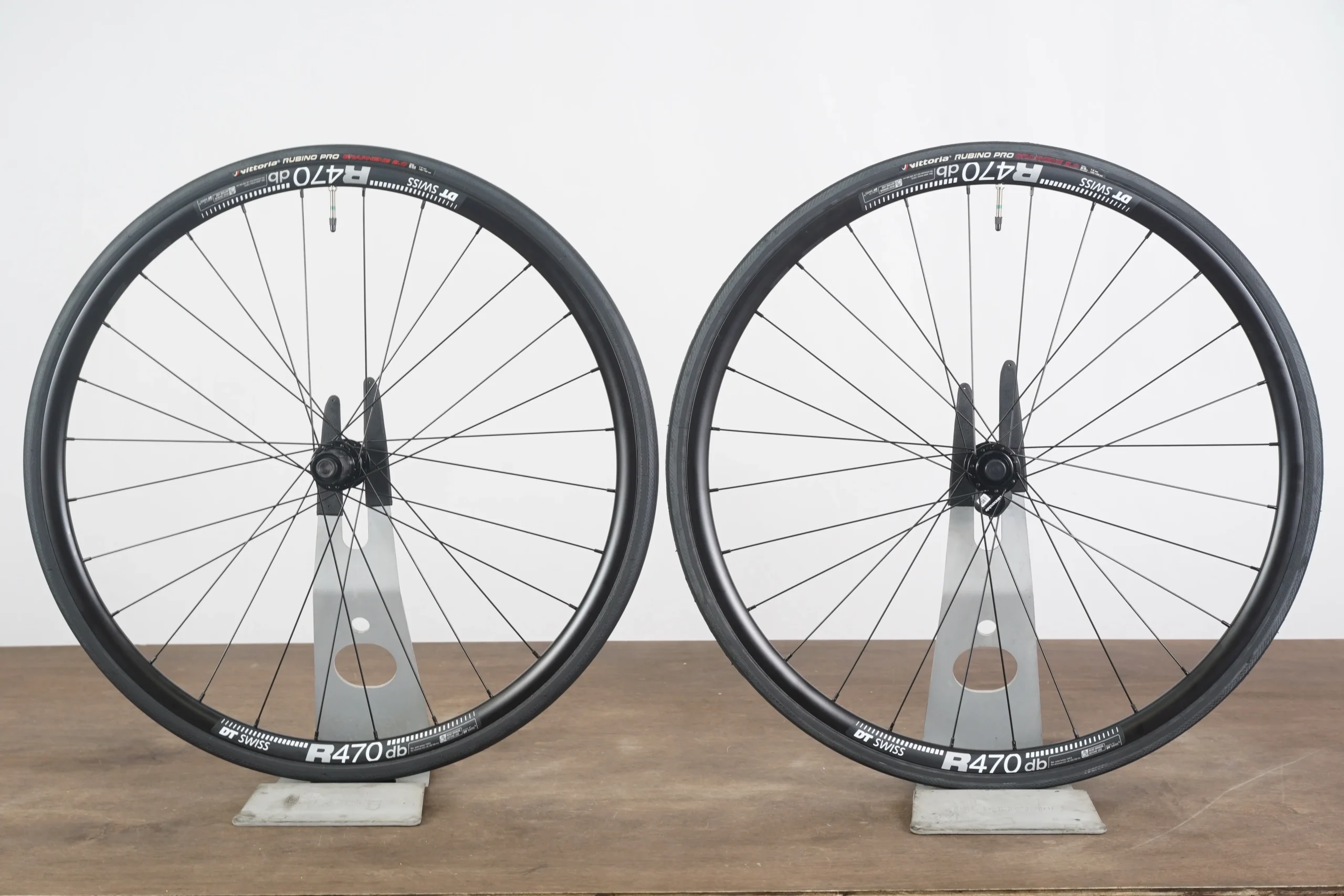 DT Swiss R470 Alloy Tubeless Clincher Disc Brake Wheelset Shimano/SRAM 11 Speed
