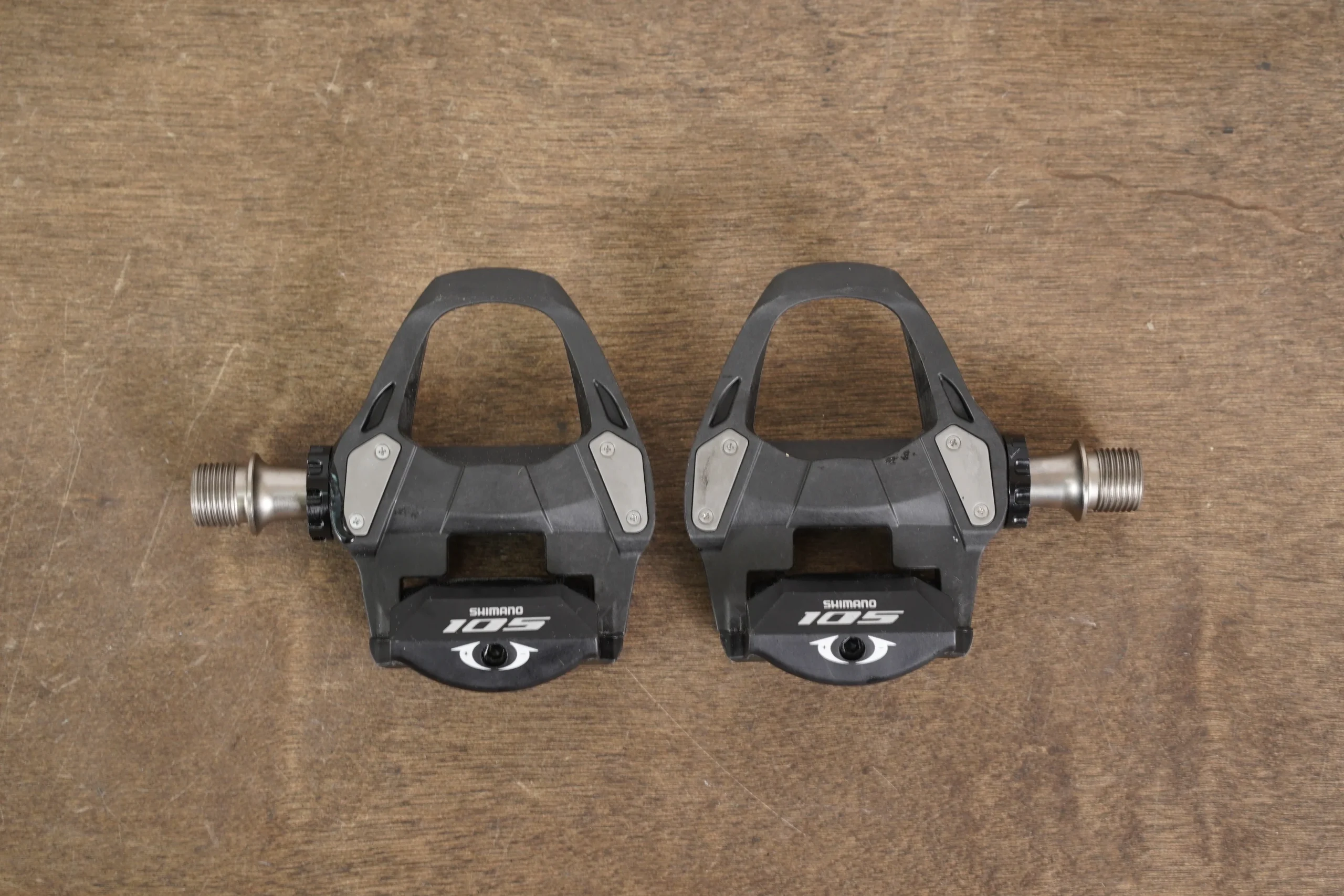 Shimano 105 PD-R7000 SPD-SL Carbon Clipless Road Bike Pedals