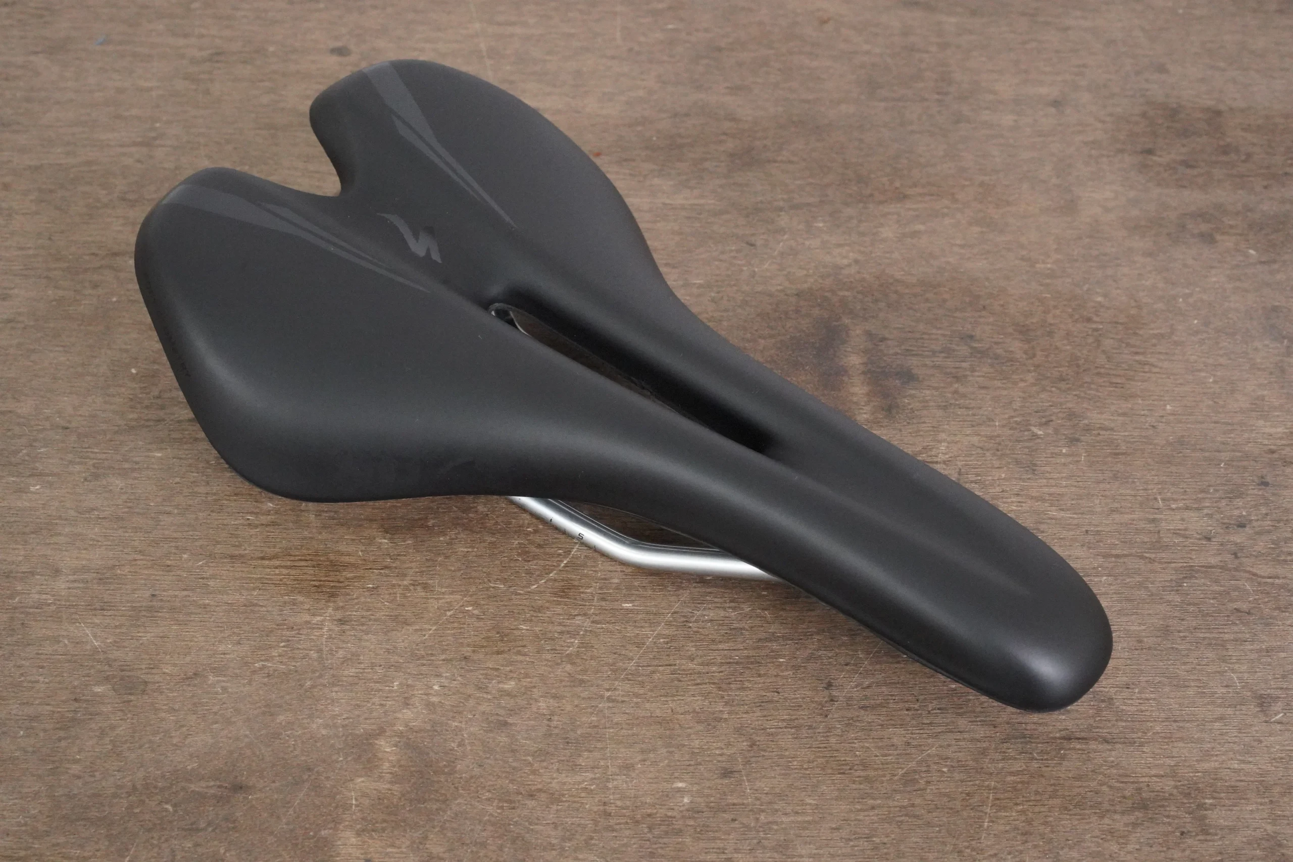 143mm Specialized Toupe Comp Cr-Mo Rail Road Saddle 327g