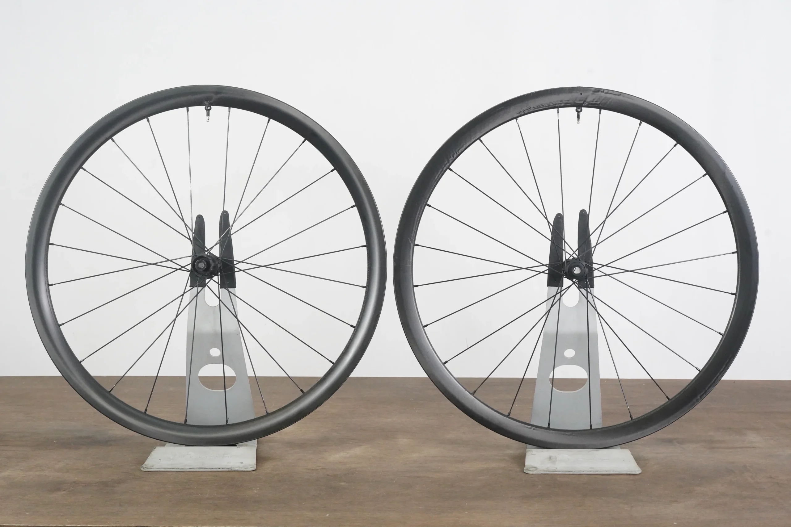 Mcfk DT Swiss 180 Carbon Tubeless Clincher Disc Brake Wheelset 11 Speed