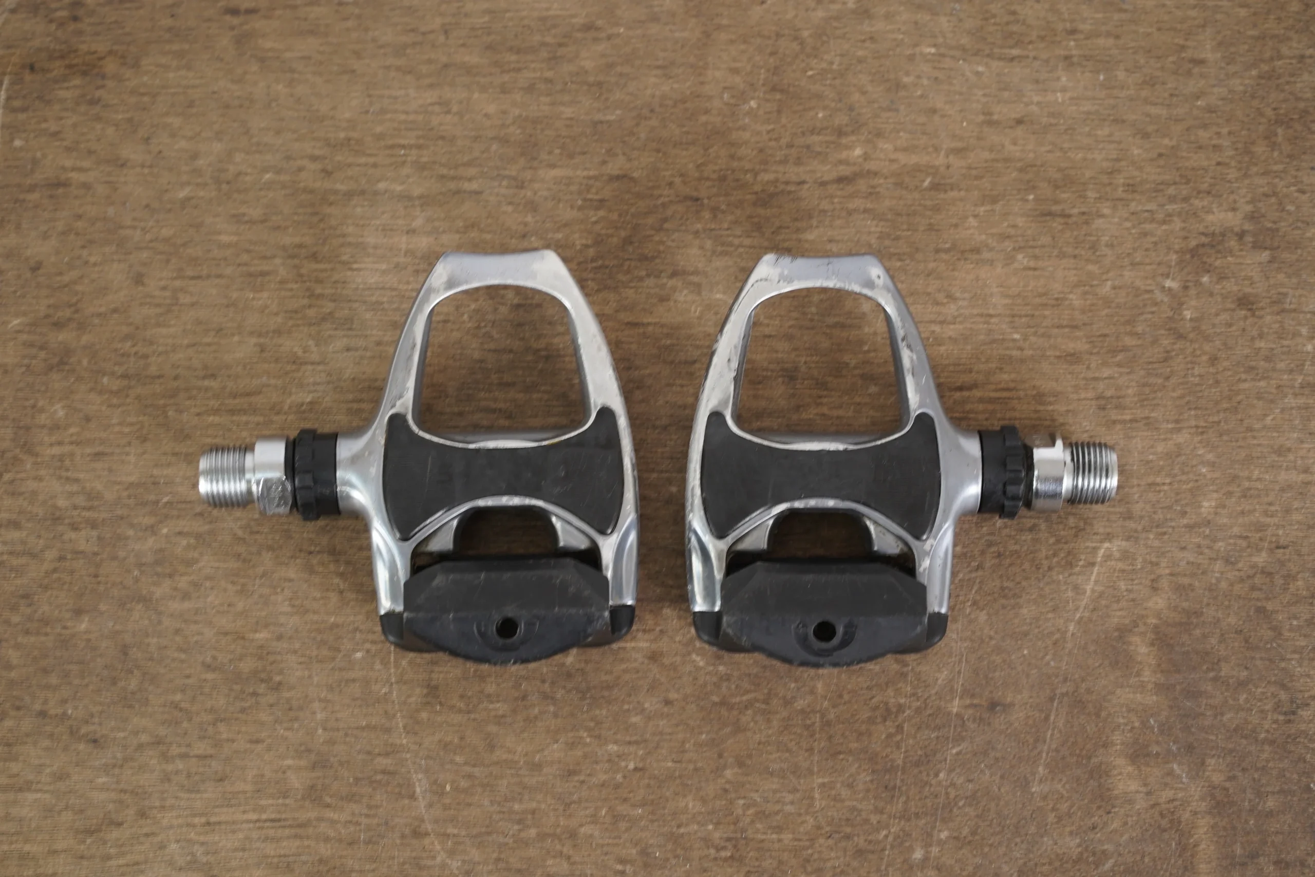 Shimano 105 PD-5600 SPD-SL Alloy Clipless Road Bike Pedals 328g