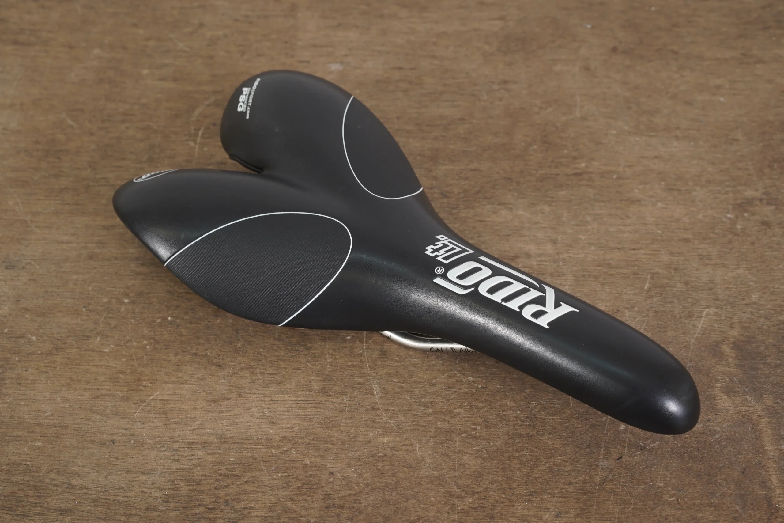 138mm Rido LT Titanium Rail Road Saddle 225g