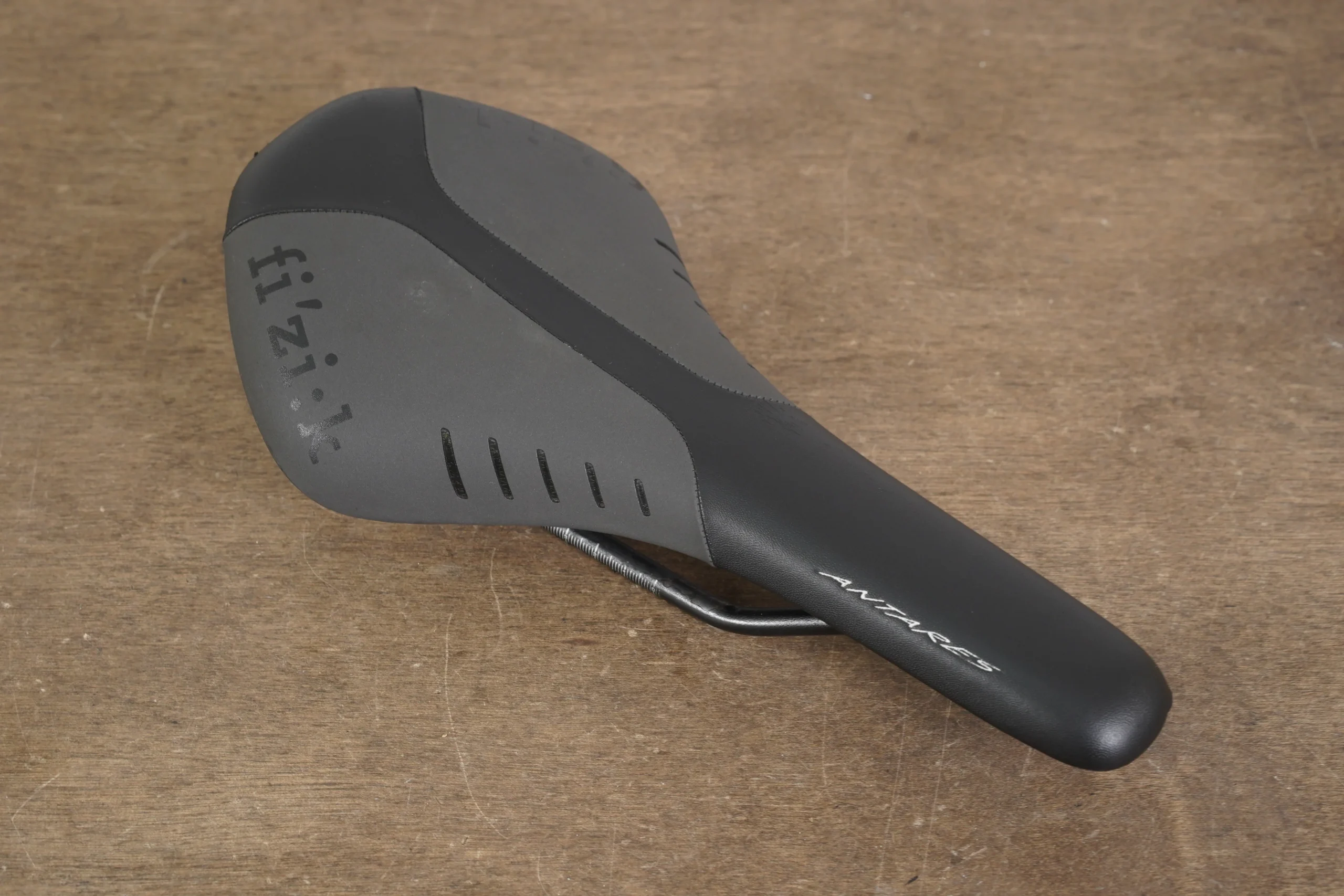 140mm Fizik Antares R5 Cr-Mo Rail Road Saddle 216g