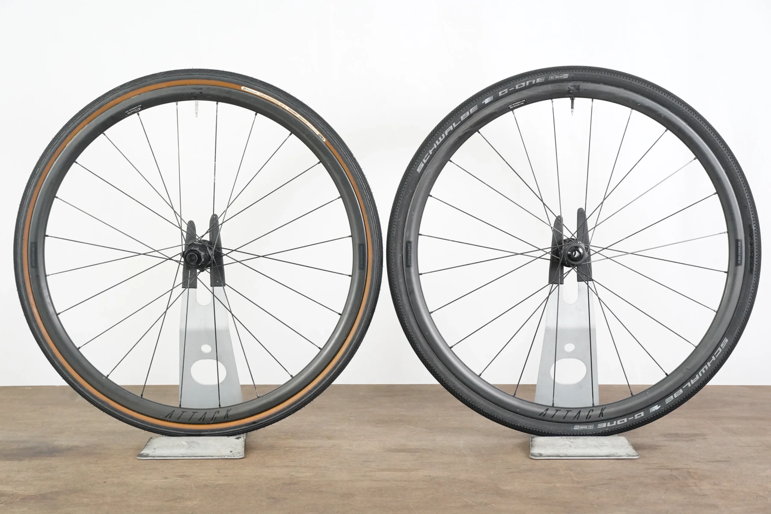 Reynolds Attack Carbon Tubeless Disc Brake Wheelset Shimano/SRAM 11 Speed