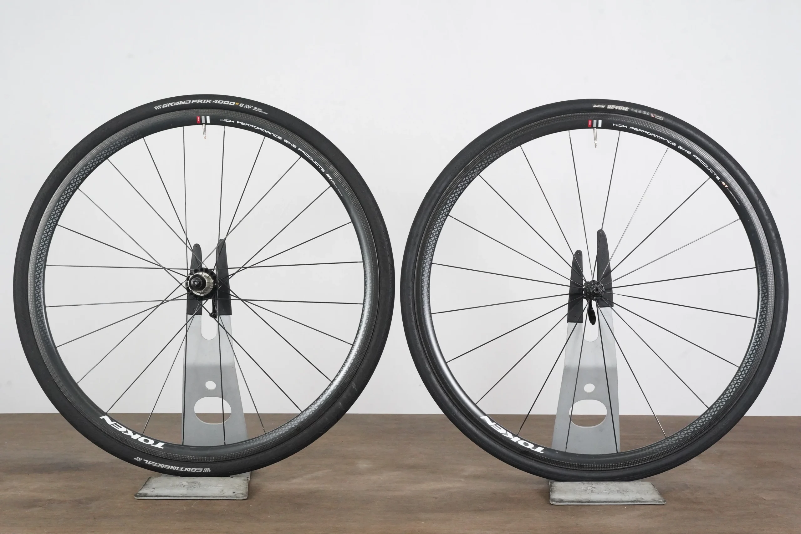 Token C28 Carbon Clincher Rim Brake Wheelset Shimano/SRAM 11 Speed