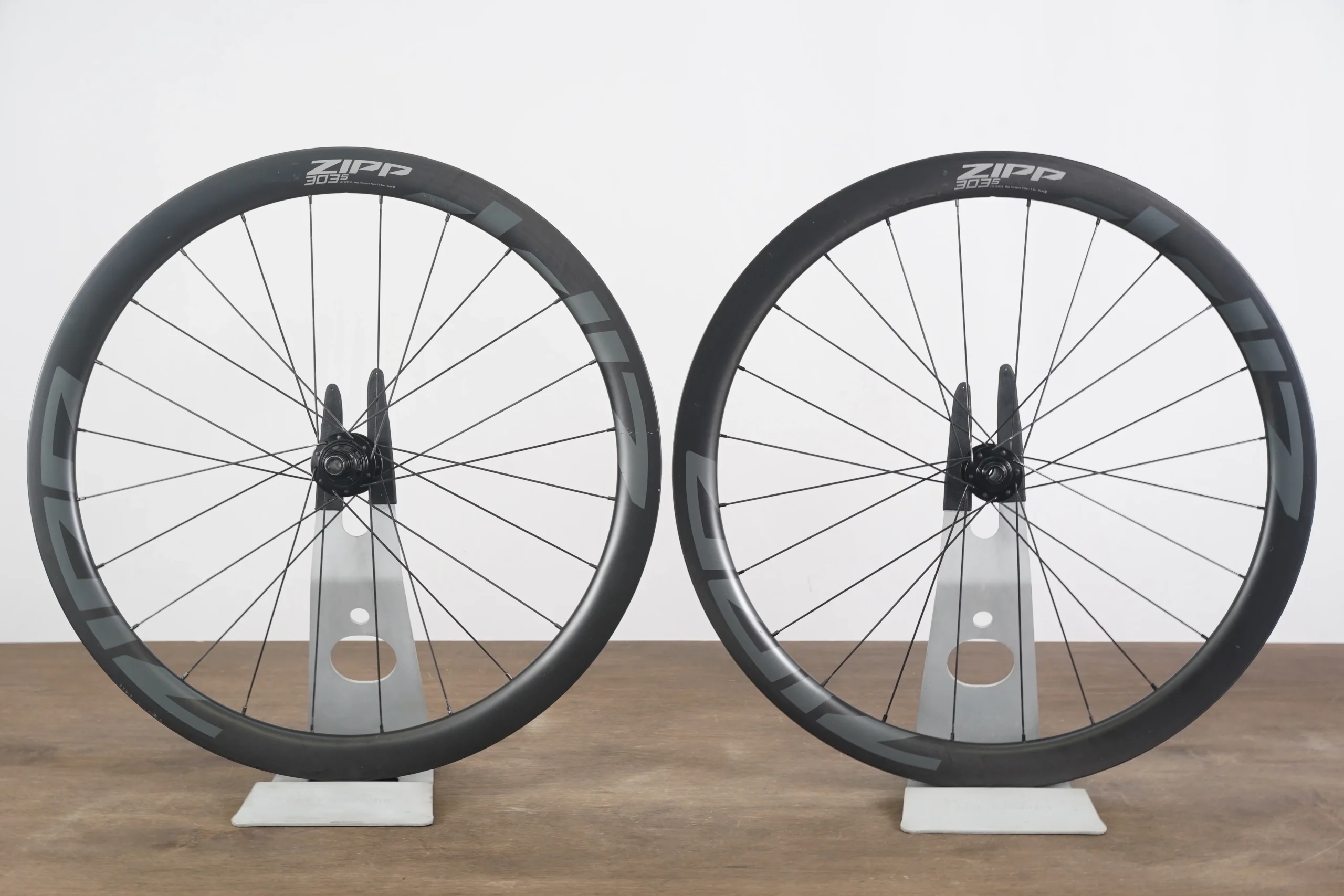 Zipp 303 S 76/176 Carbon Tubeless Clincher Disc Wheelset SRAM XDR 12 Speed 303S