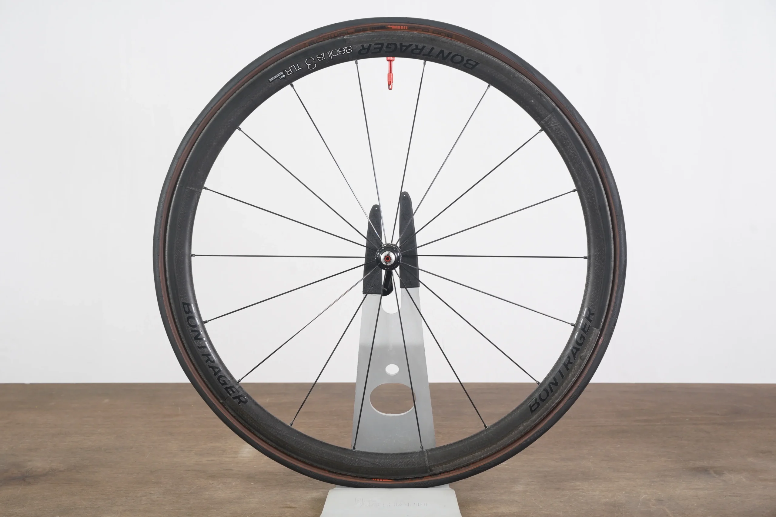 FRONT Bontrager Aeolus 3 TLR Carbon Tubeless Clincher Rim Brake Wheelset 11 Speed