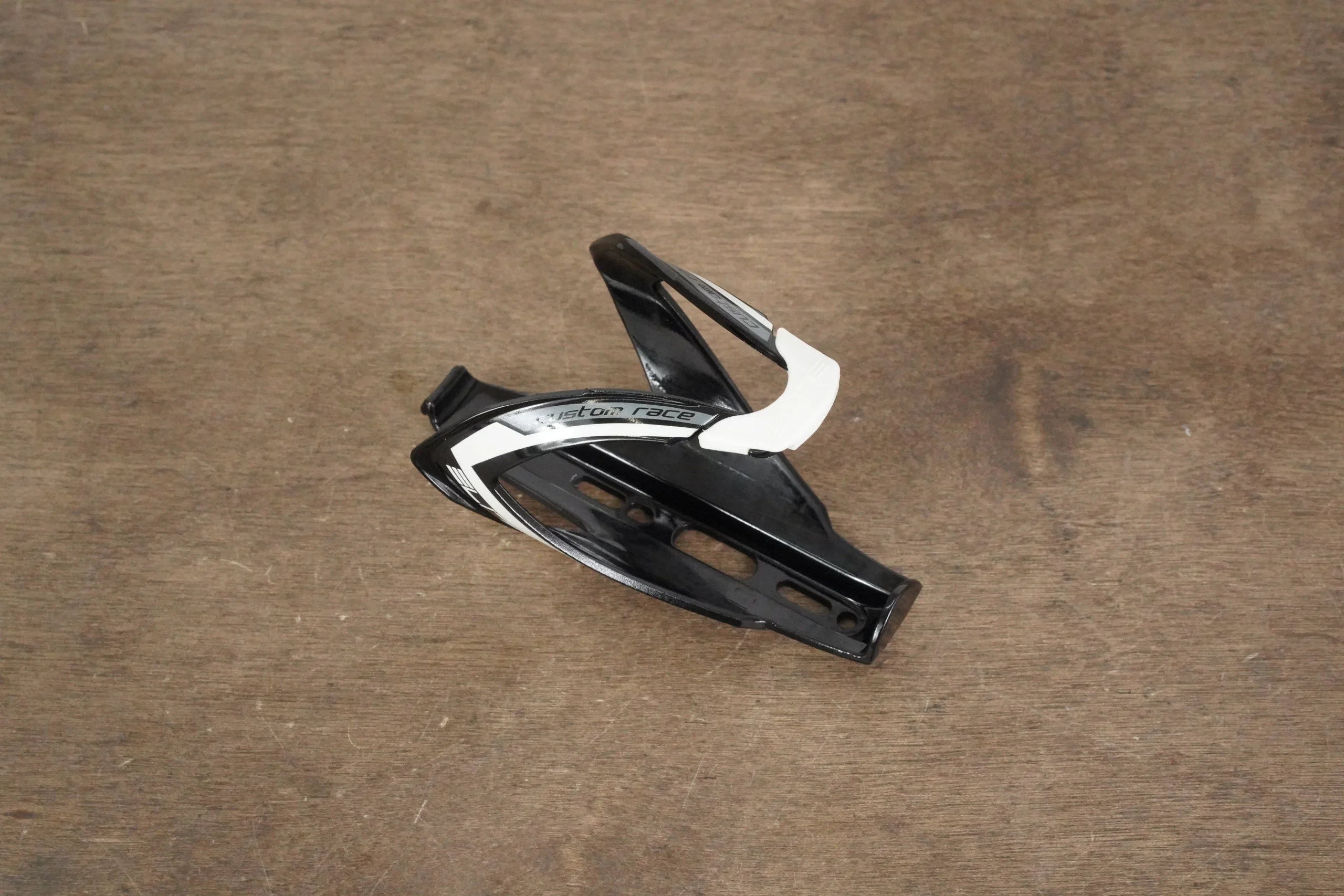 (1) Elite Custom Race Water Bottle Cage 42g