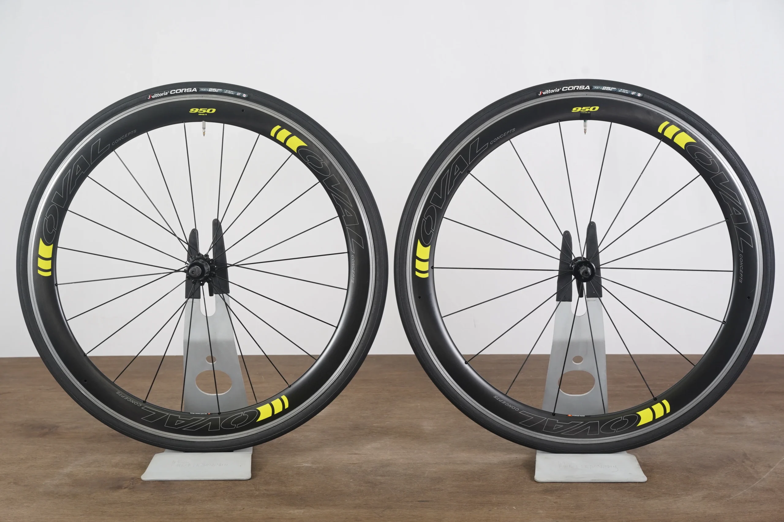 Oval 950 Carbon Clincher Rim Brake Wheelset Shimano/SRAM 11 Speed