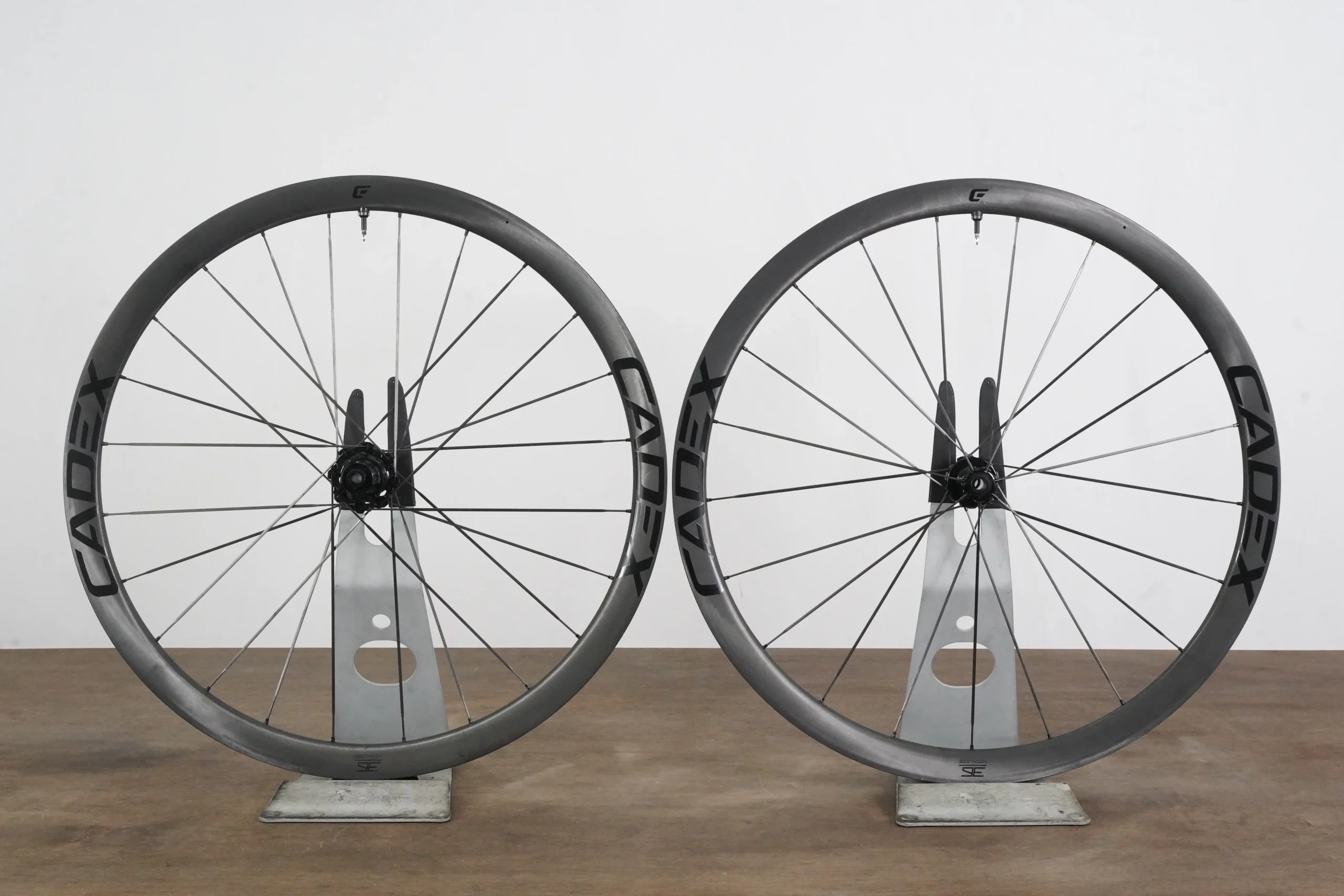 Cadex 36 Carbon Tubeless Clincher Disc Brake Wheelset Shimano/SRAM 11 Speed