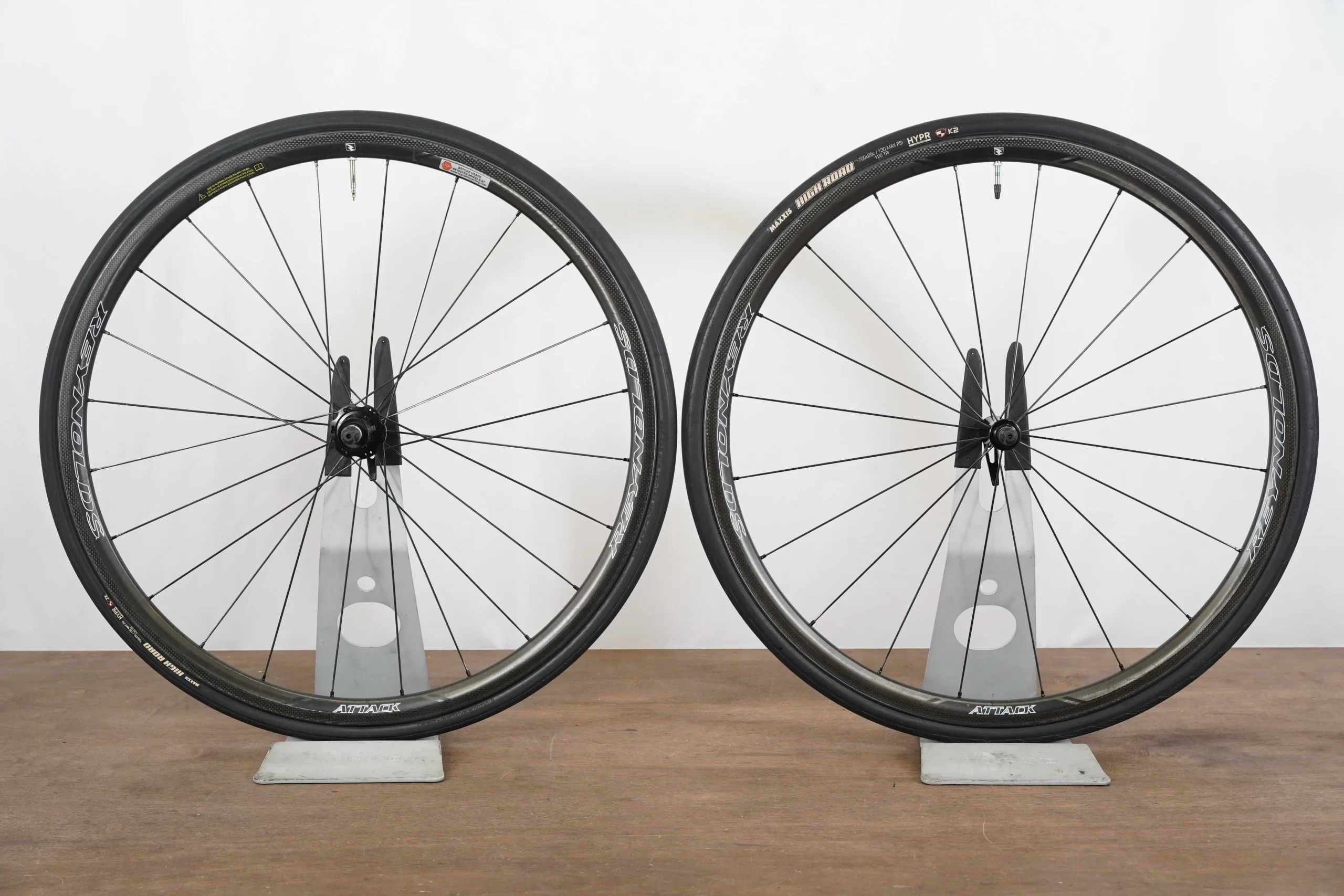 Reynolds Attack Carbon Clincher Rim Brake Wheelset Shimano/SRAM 11 Speed
