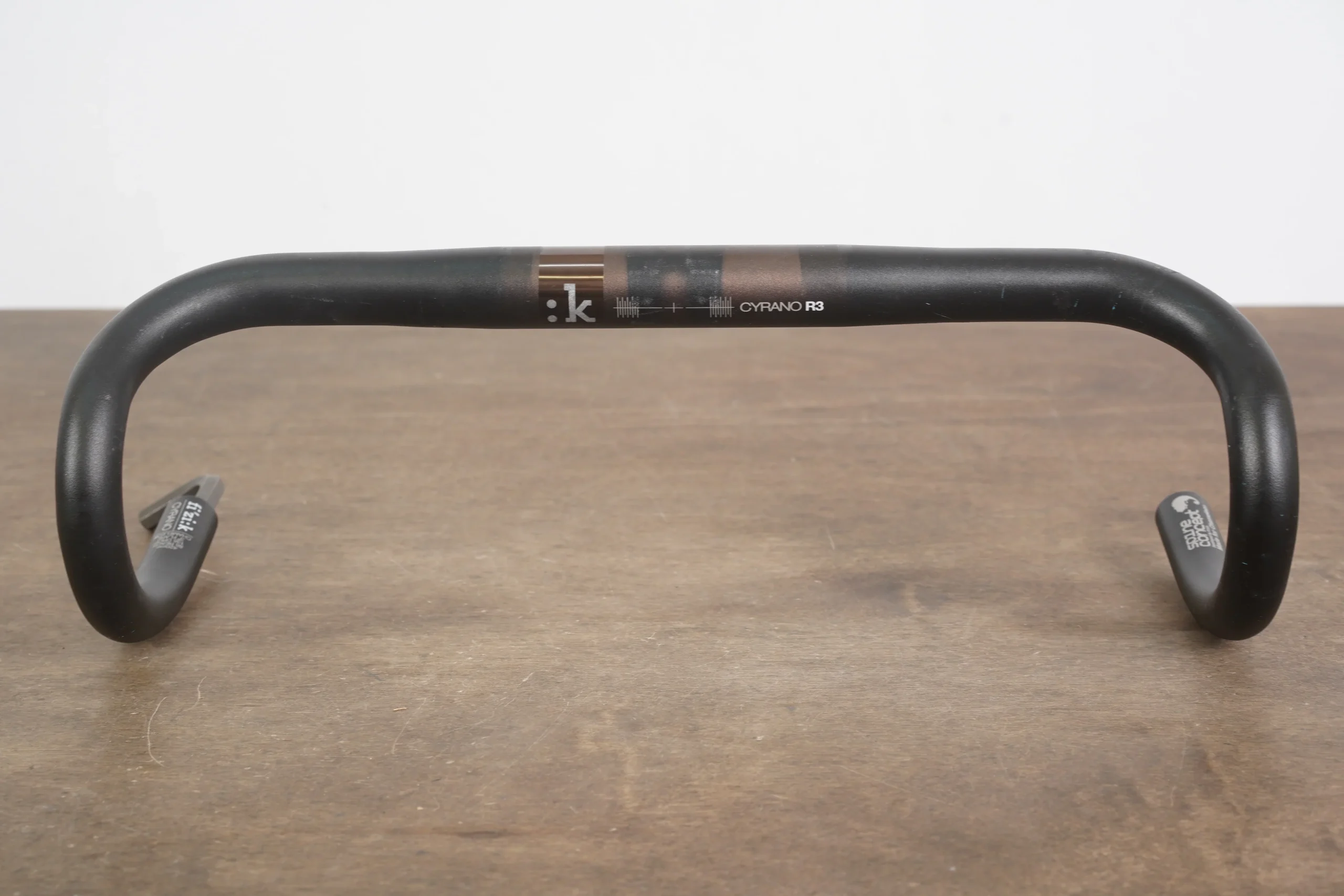 42cm Fizik Cyrano R3 Alloy Road Handlebar 31.8mm