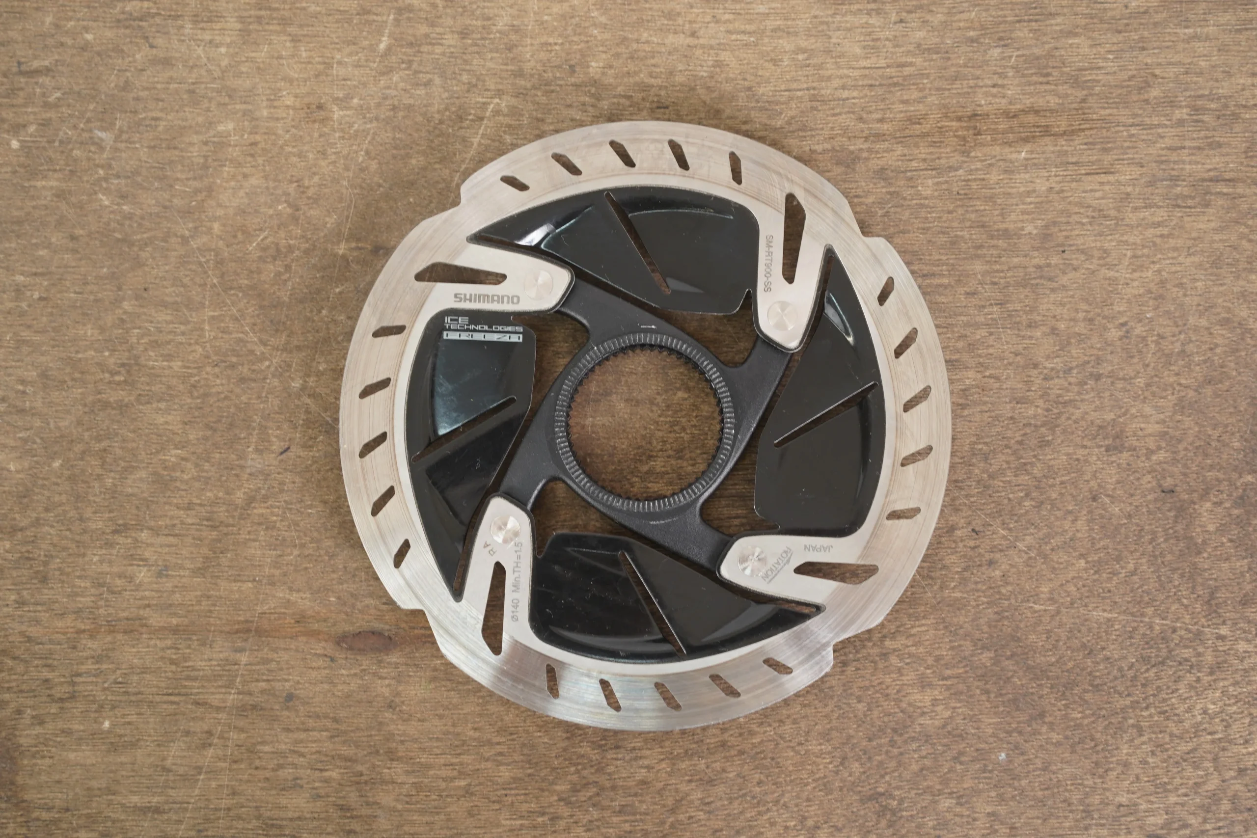 (1) 140mm Shimano Dura-Ace SM-RT900-SS Center Lock Disc Brake Rotor