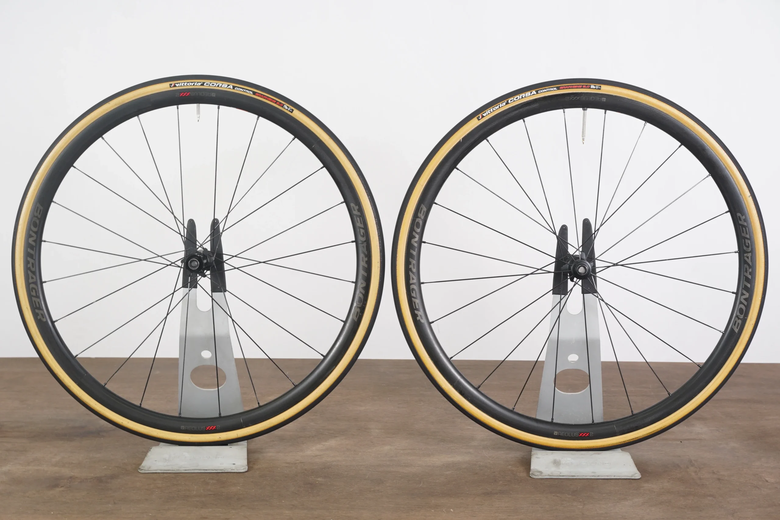 Bontrager Aeolus XXX 2 TLR Carbon Clincher Disc Brake Wheelset 11 Speed