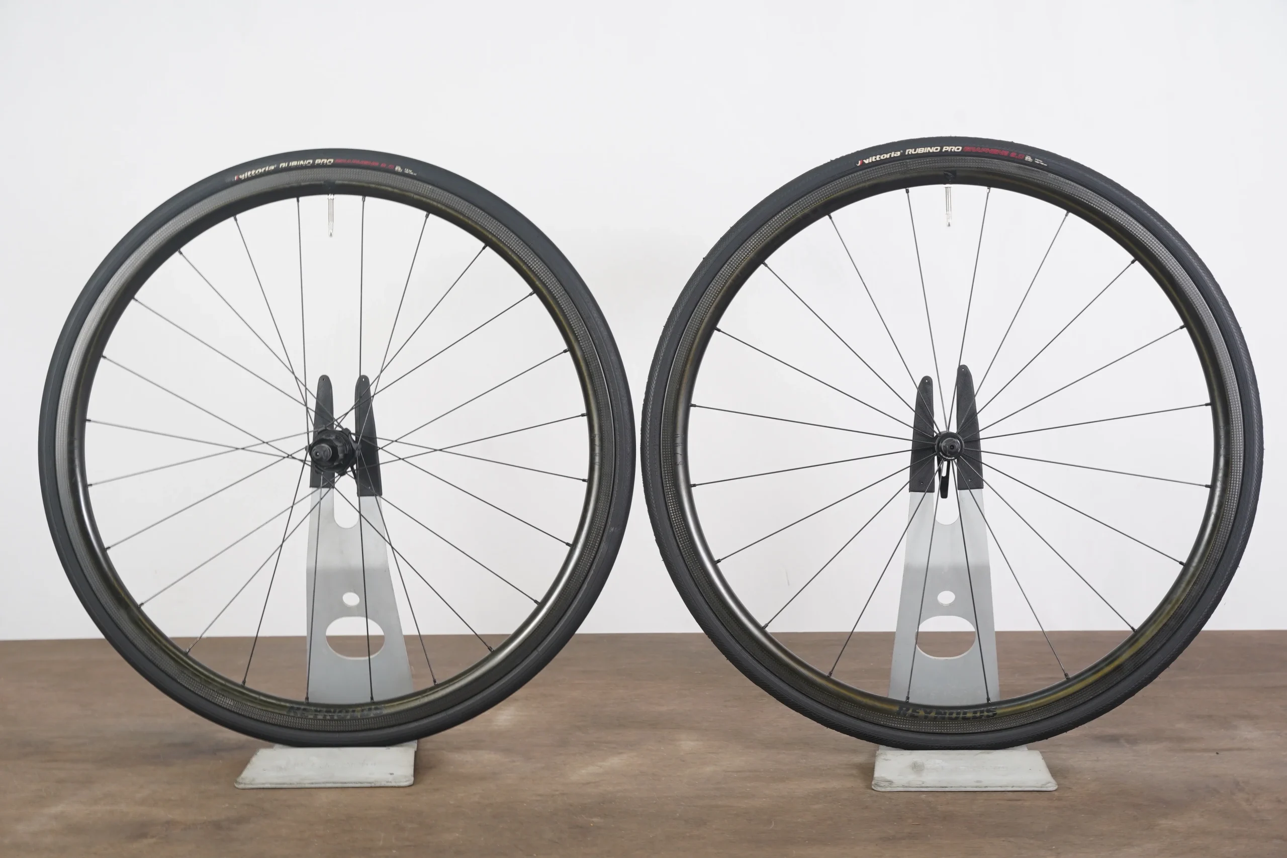 Reynolds AR29 Carbon Clincher Rim Wheelset Shimano/SRAM 11 Speed