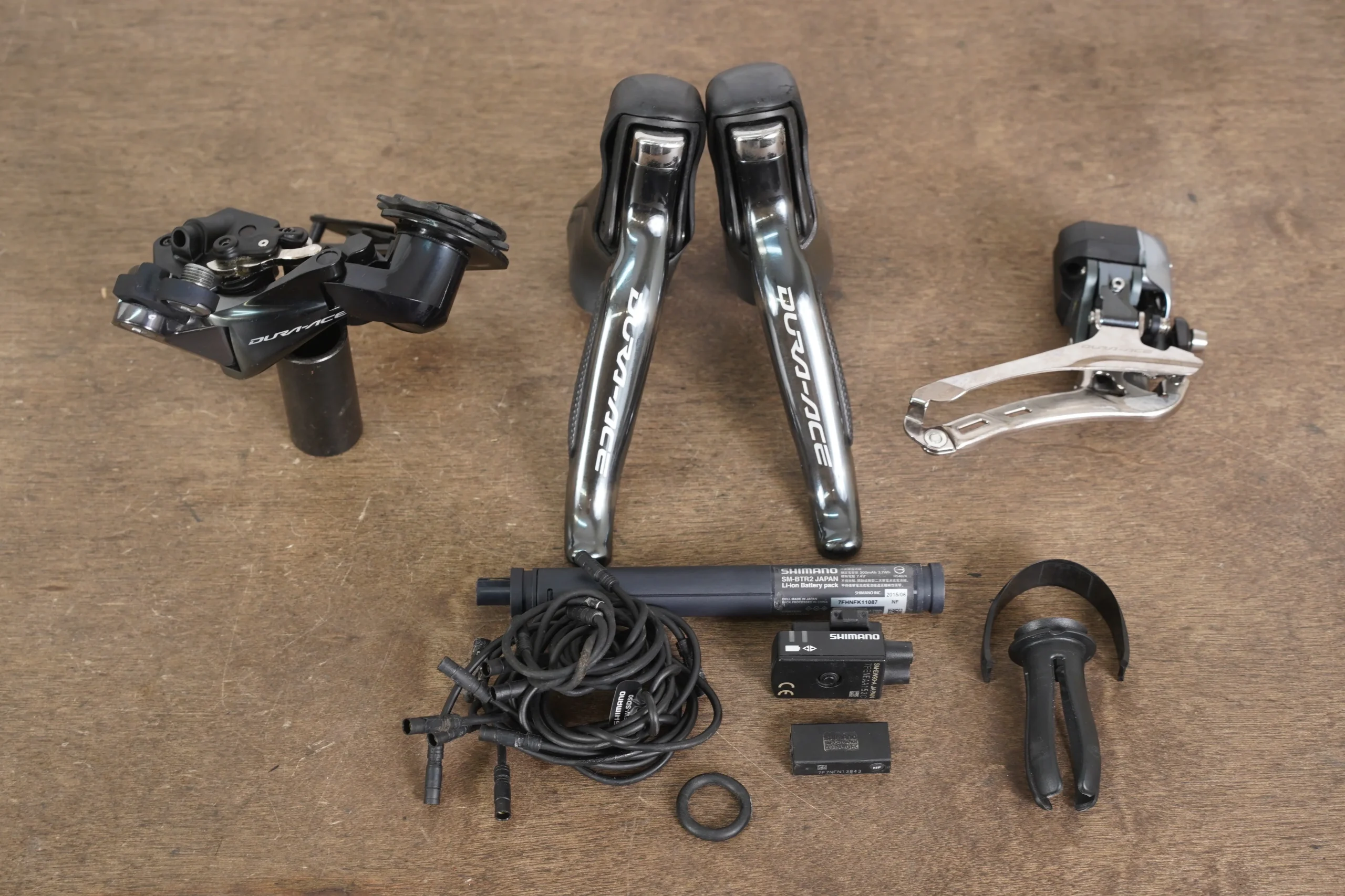 Shimano Dura-Ace 9070/R9150 Di2 11 Speed Electronic Rim Brake Road Groupset 9070