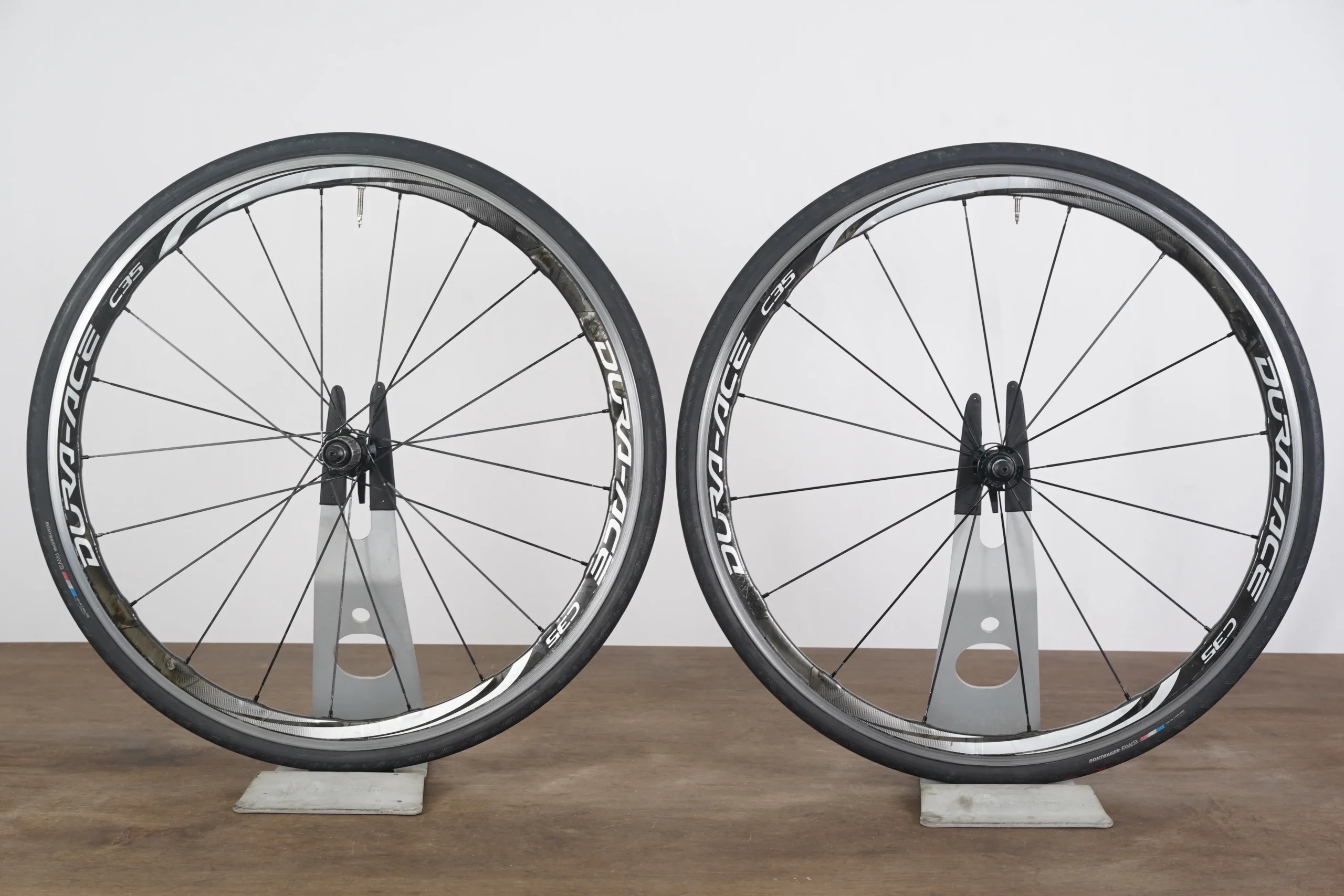 Shimano Dura-Ace WH-R9000 C35 Carbon Clincher Rim Brake Wheelset 11 Speed