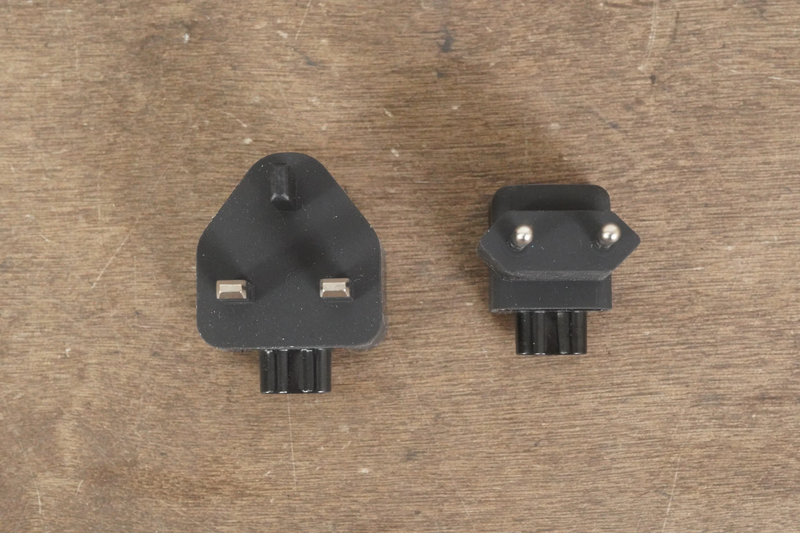 (2) SRAM Red eTap World Plug Adaptors Type G Type C