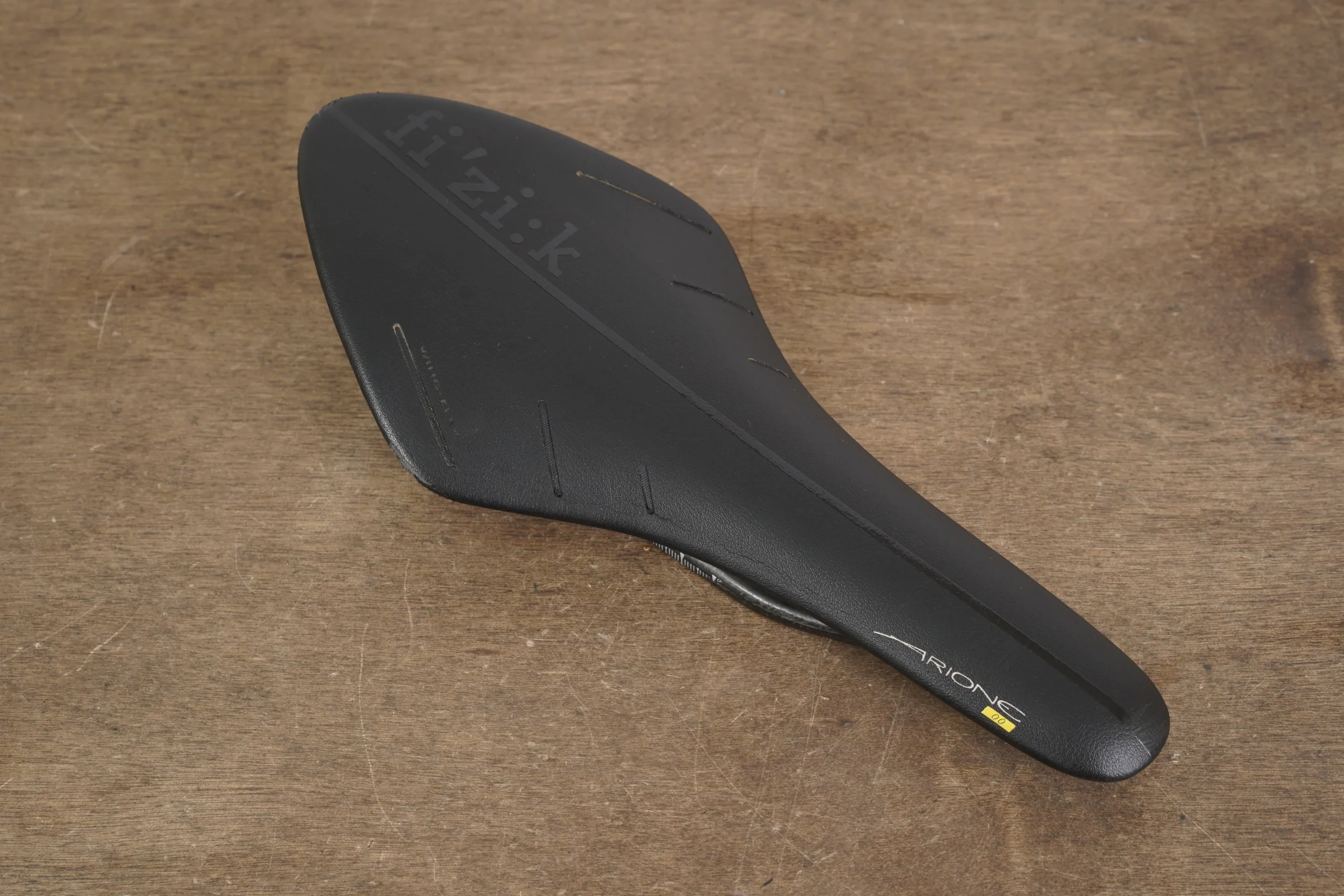 143mm (Regular) Fizik Arione 00 Carbon Road Saddle 153g