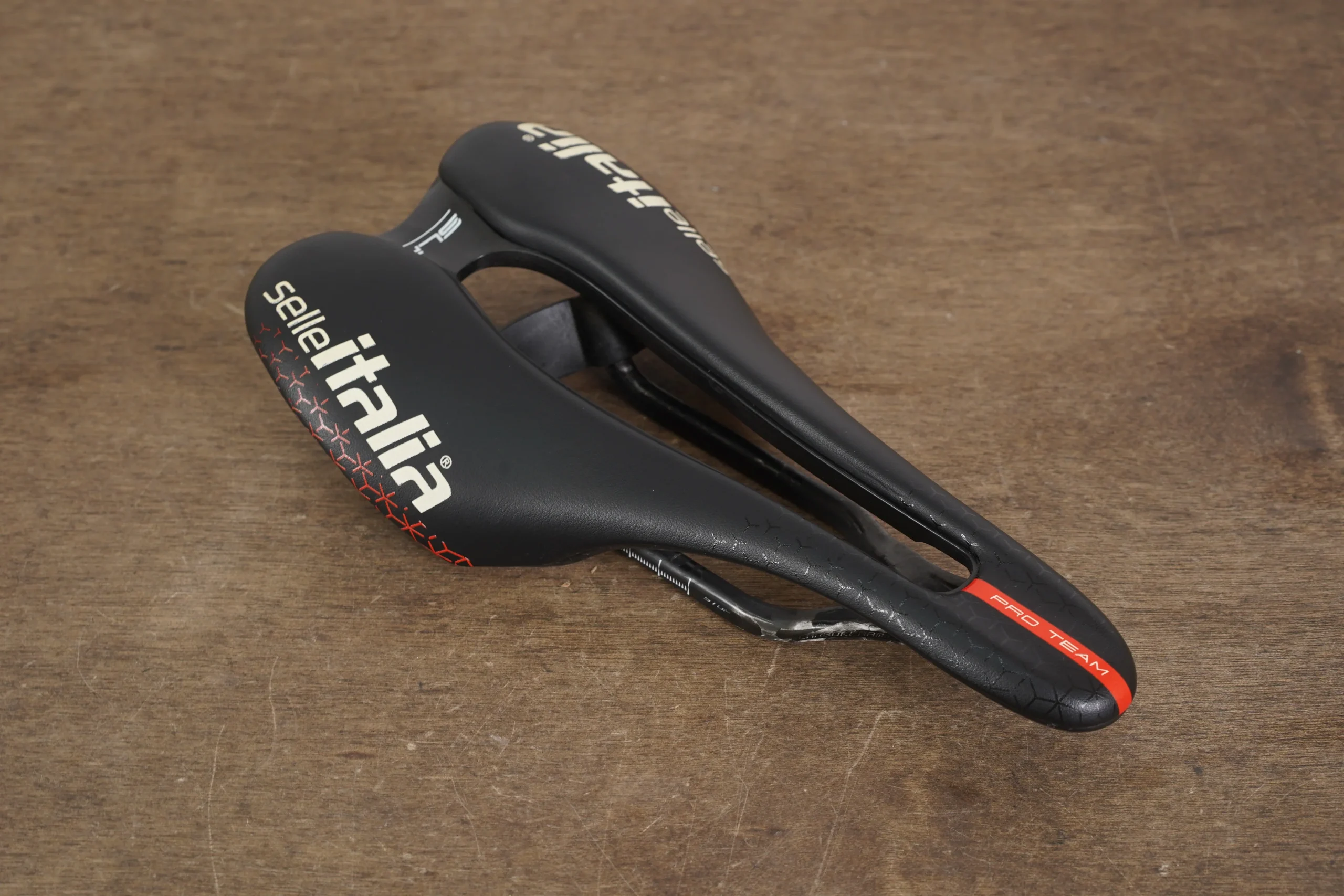130mm Selle Italia SLR Boost Pro Team Kit Carbonio Superflow Carbon Rail Saddle 158g