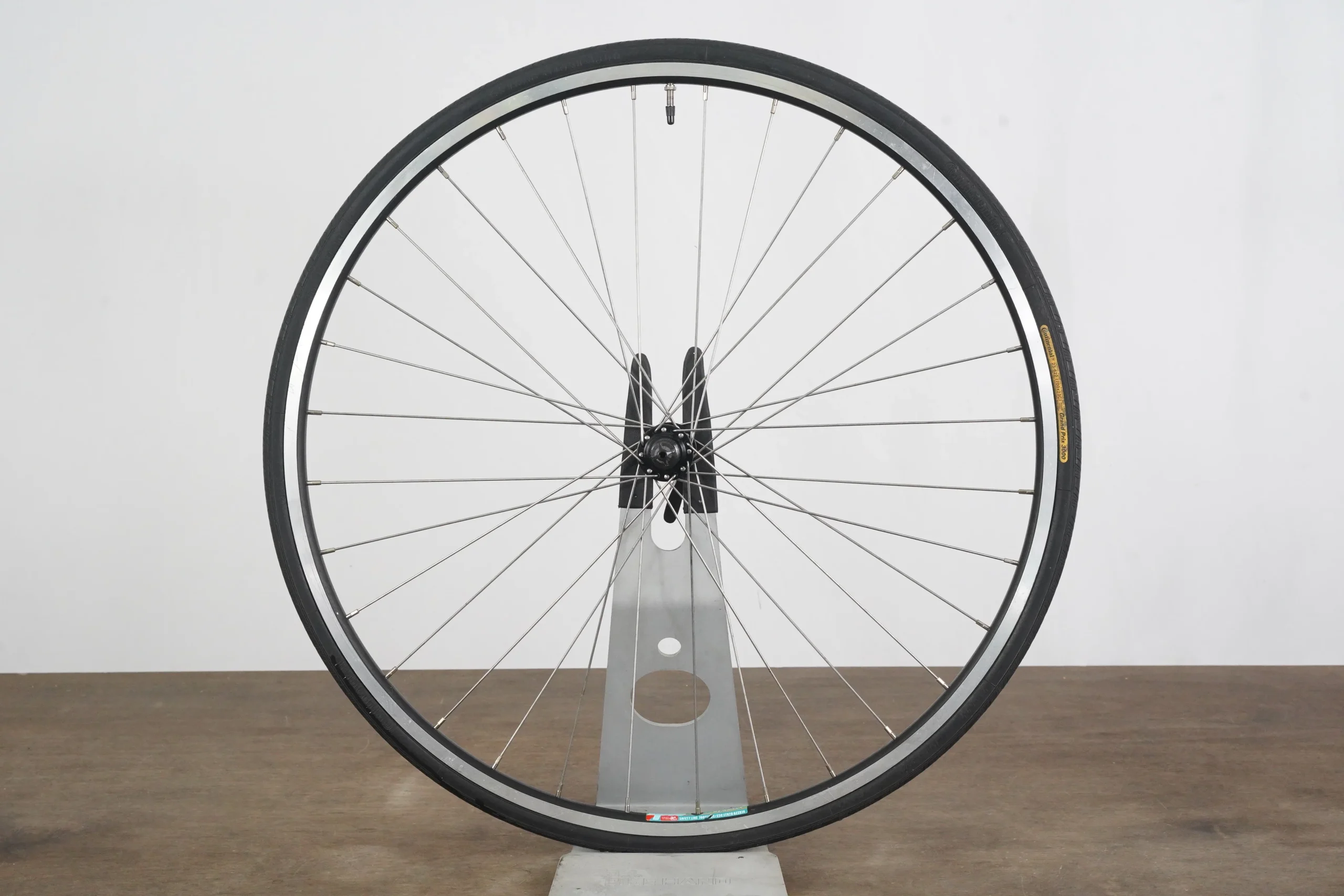 FRONT Weinmann LP18 Shimano HB-2200 Alloy Clincher Rim Brake Wheel
