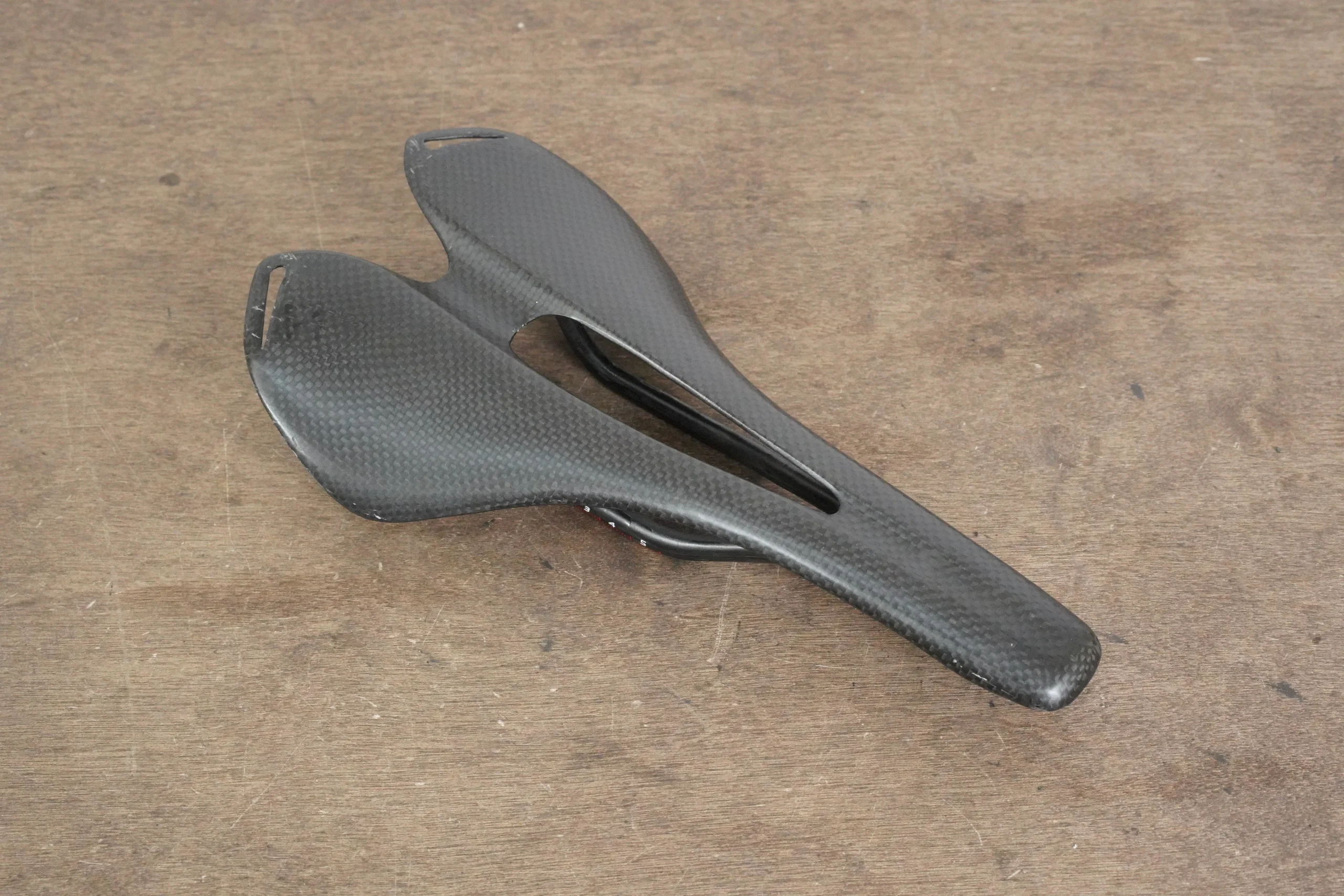 142mm Carbon Road Saddle