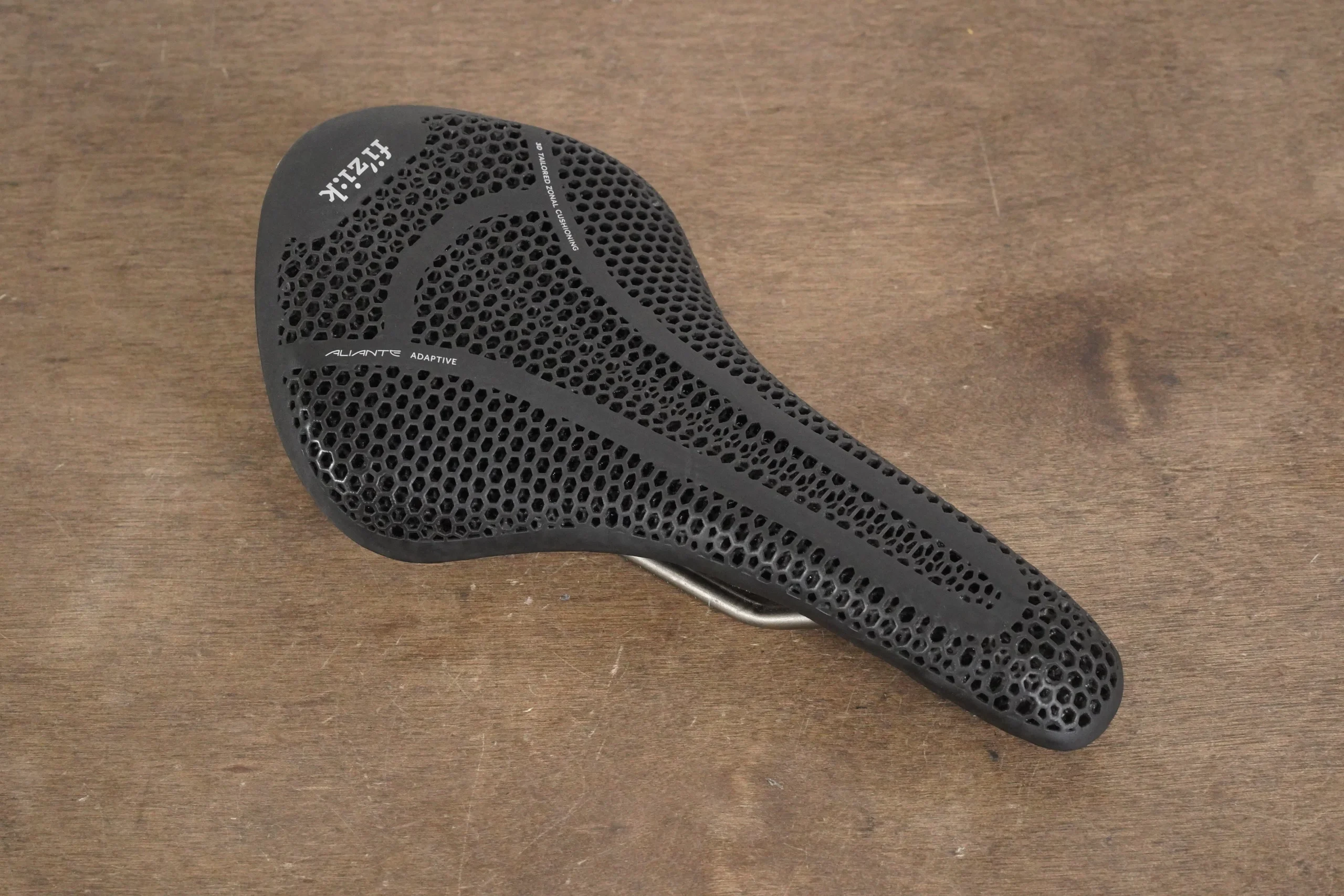 145mm Fizik Tempo Aliante Adaptive Kium Rail Road Saddle 239g