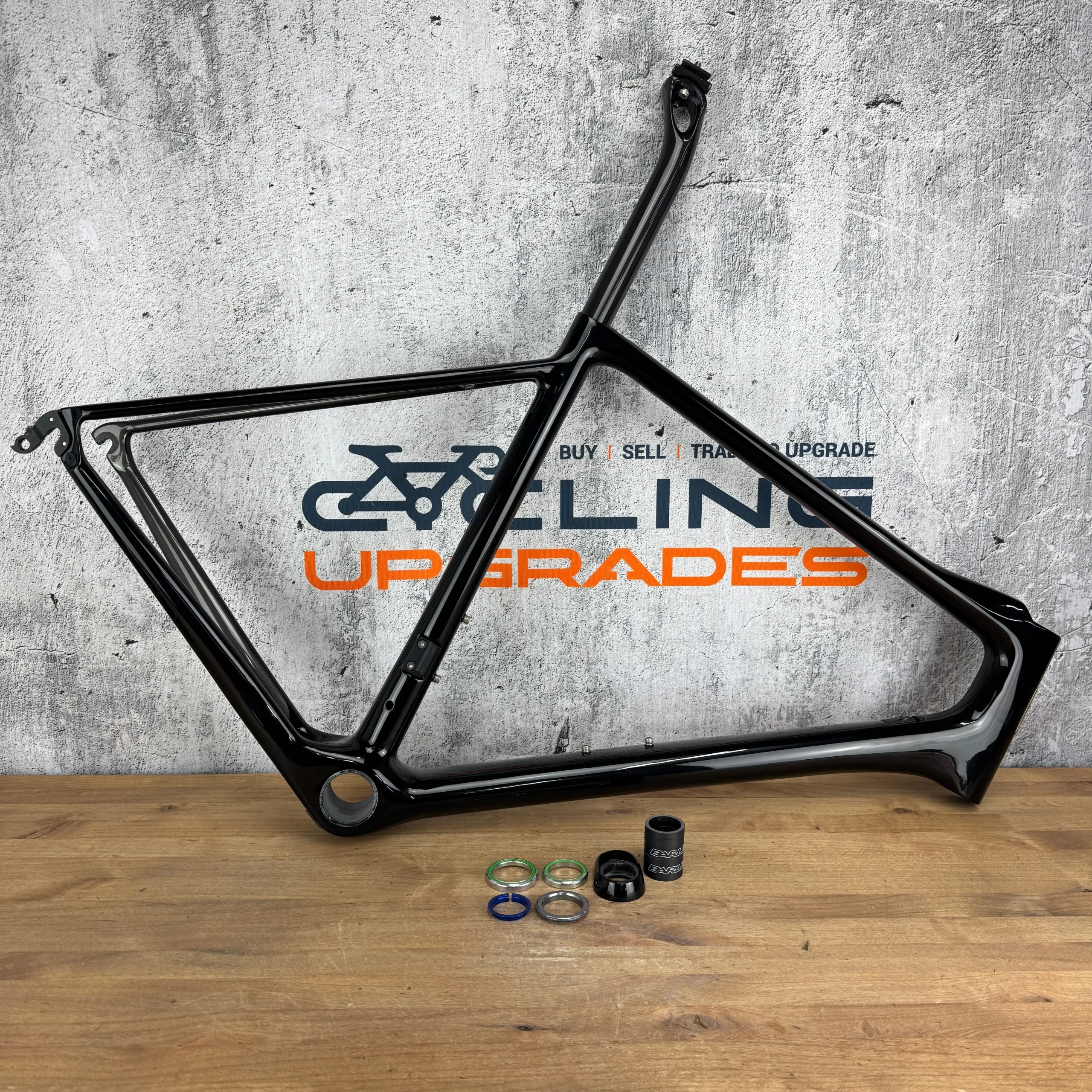 New! PARLEE 2018 Altum LE Large (57.5cm) Carbon Rim Brake Black Frame Only