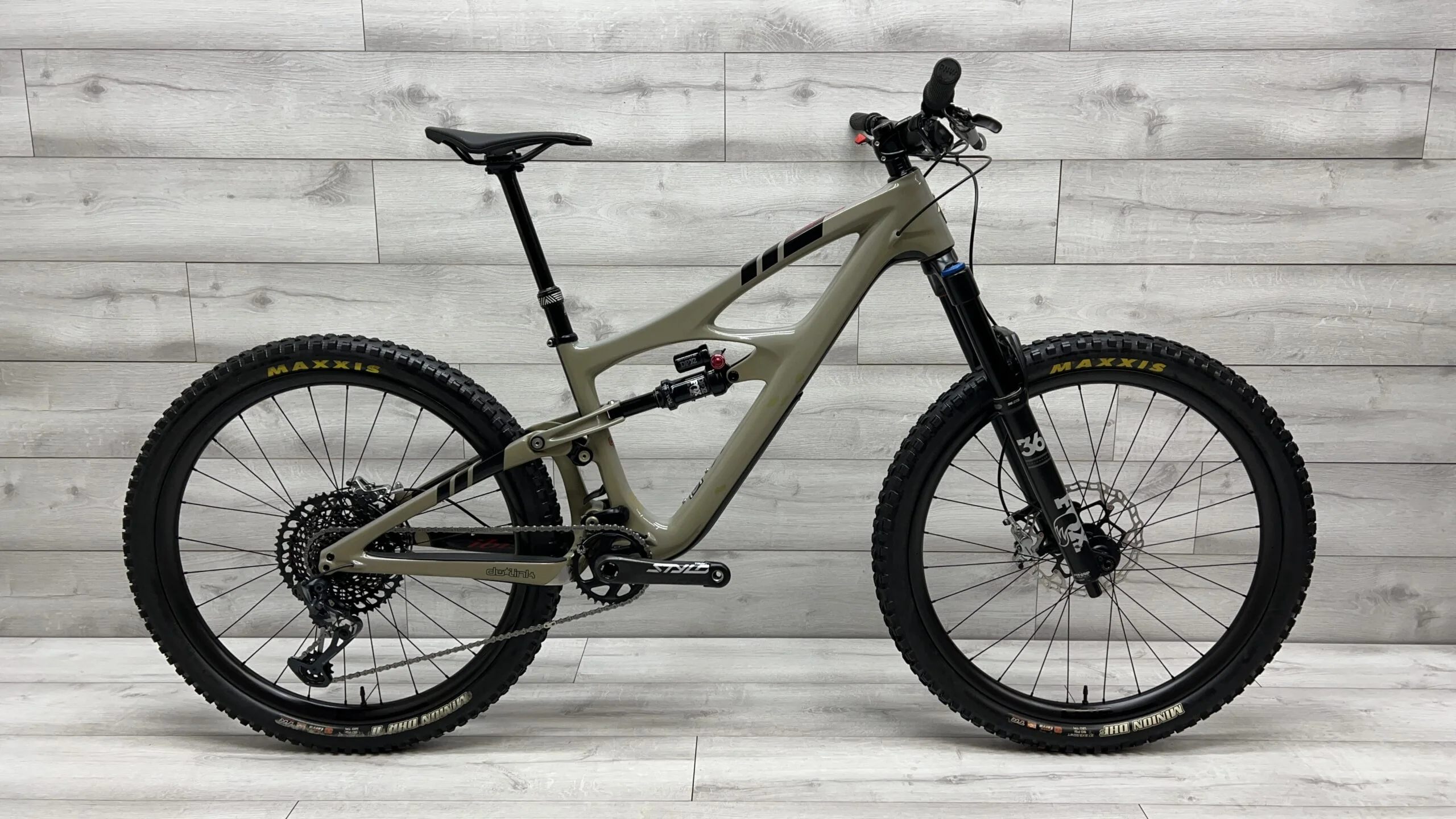 2020 Ibis Mojo HD5Mountain Bike - Medium