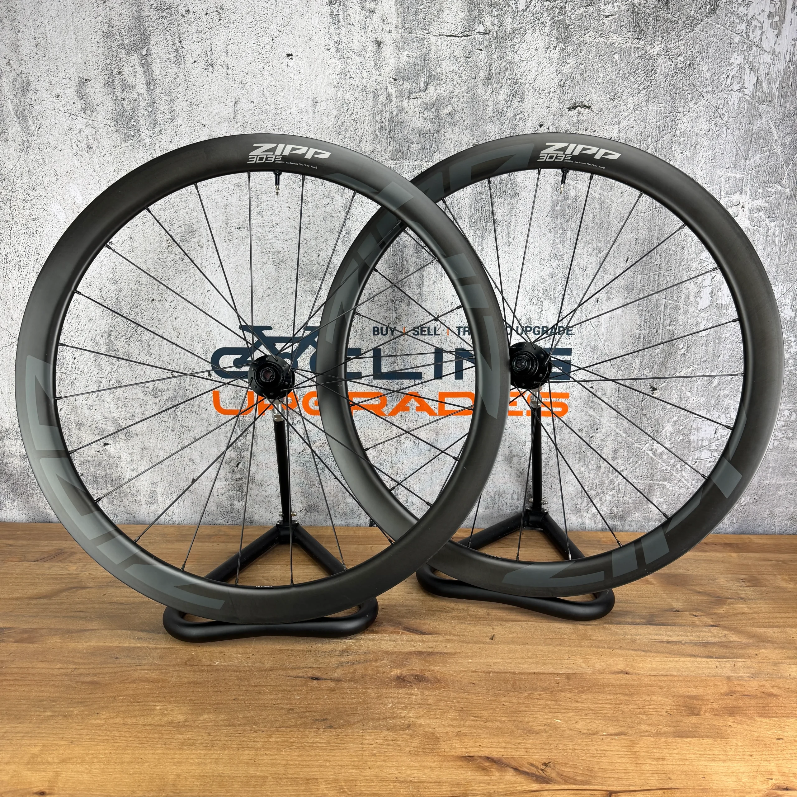 Zipp 303s Carbon Tubeless Hookless Disc Brake Wheelset 700c 76/176 Hubs 1544g