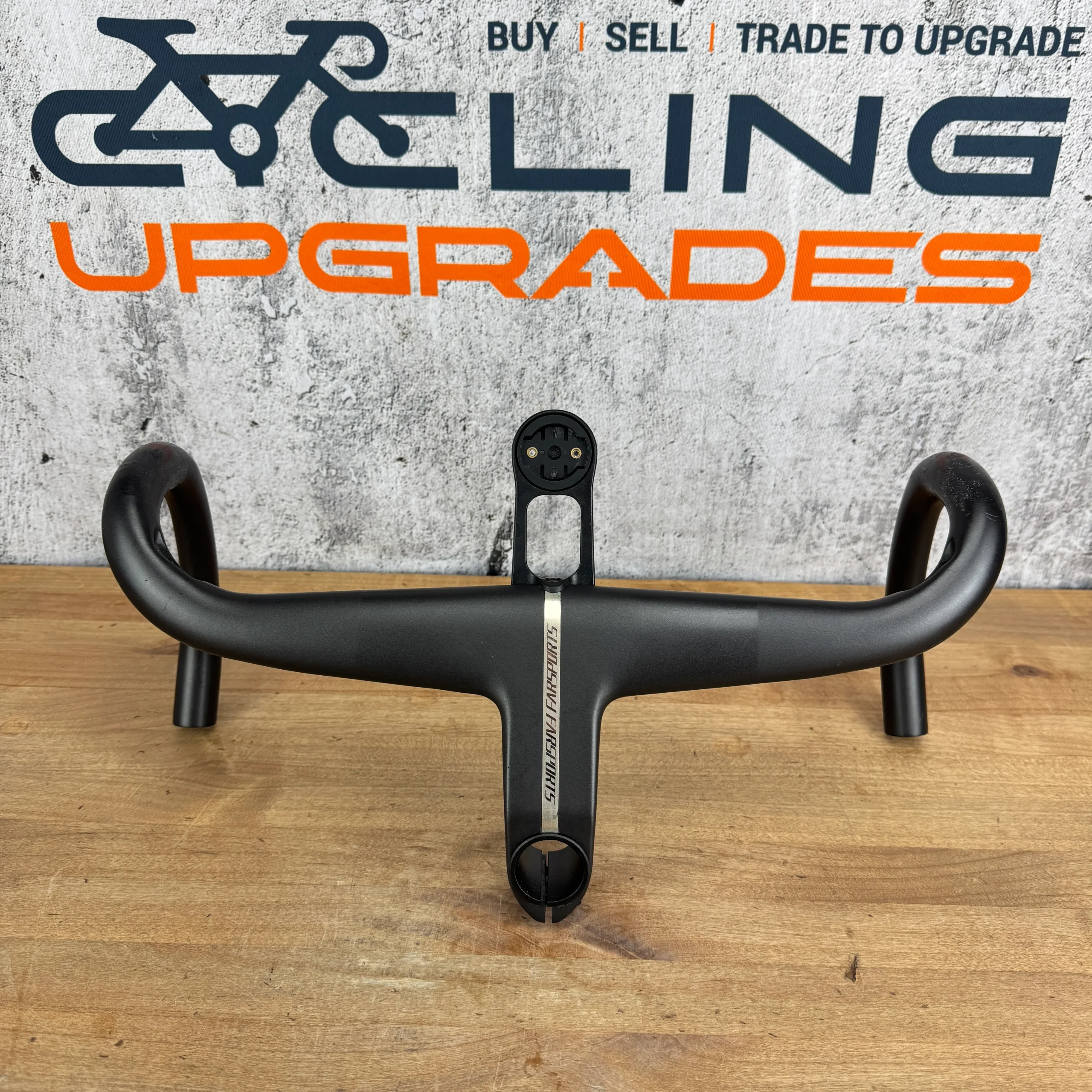 Low Mile Farsports F1S Carbon 38cm x 100mm Integrated Handlebar + Computer Mount
