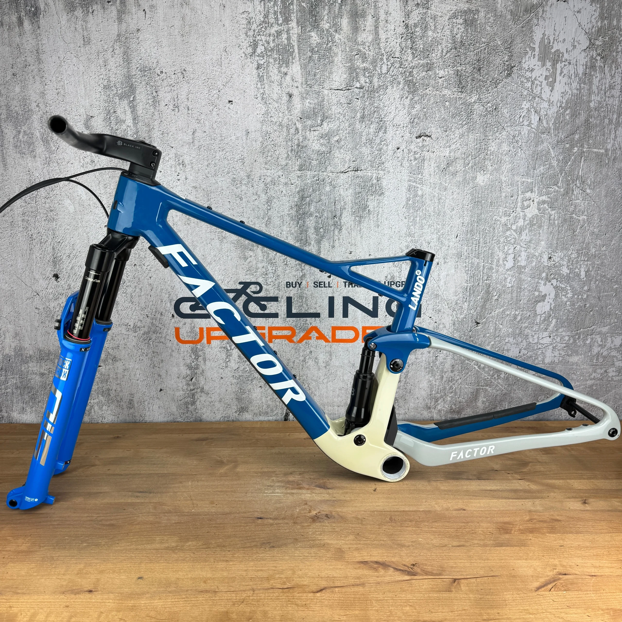 Low Mile! 2024 Factor Lando XC Medium Boost Carbon MTB Disc Frameset 29" 4353g