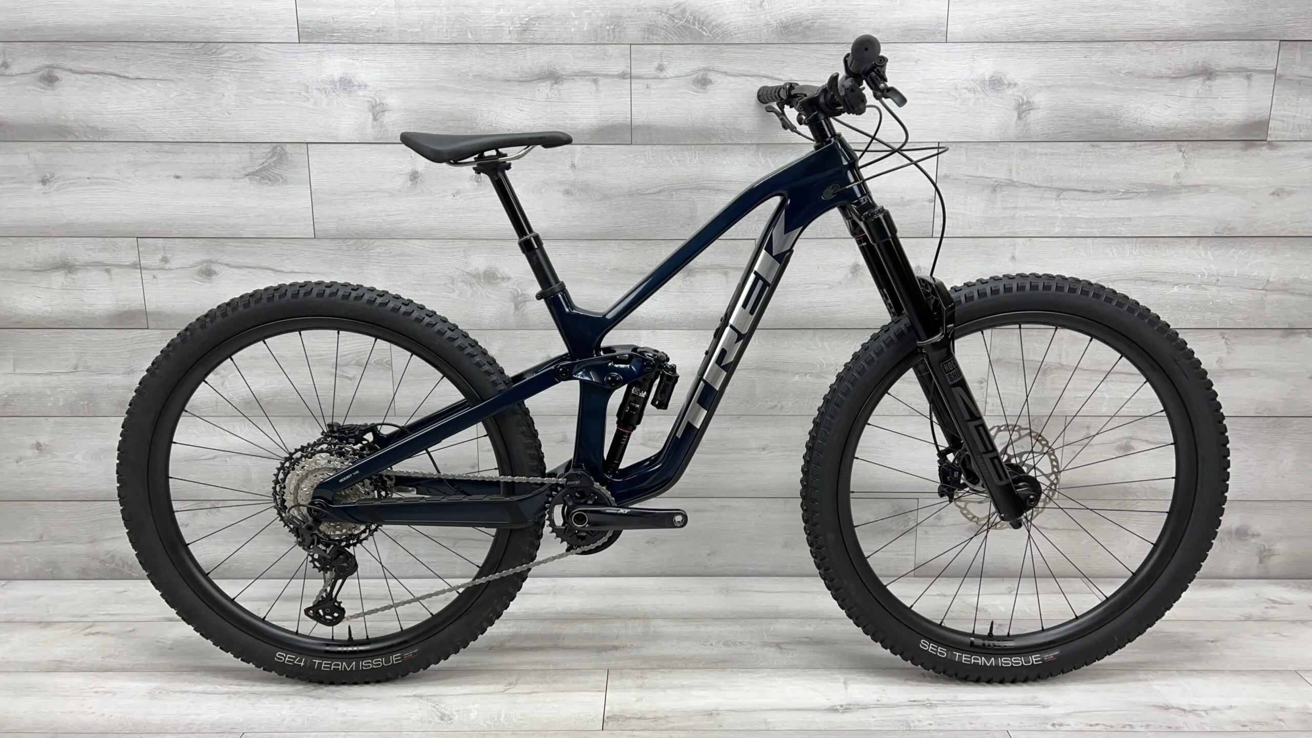 2022 Trek Slash 9.8 XTMountain Bike - Small