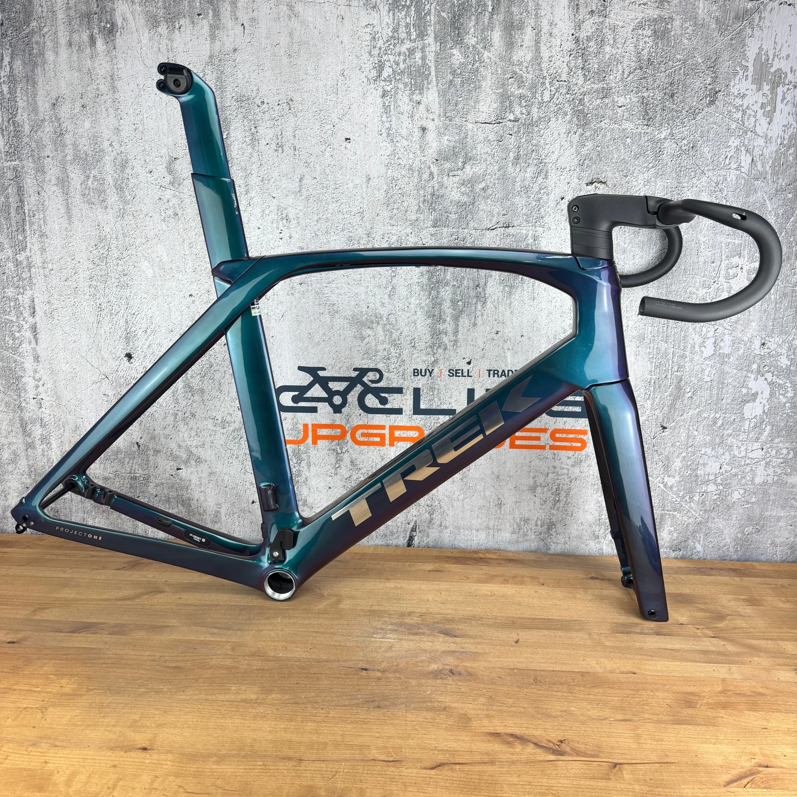 New! 2022 Trek Madone SLR 9 Gen 6 60cm Carbon Disc Frameset 700c Amethyst 2748g