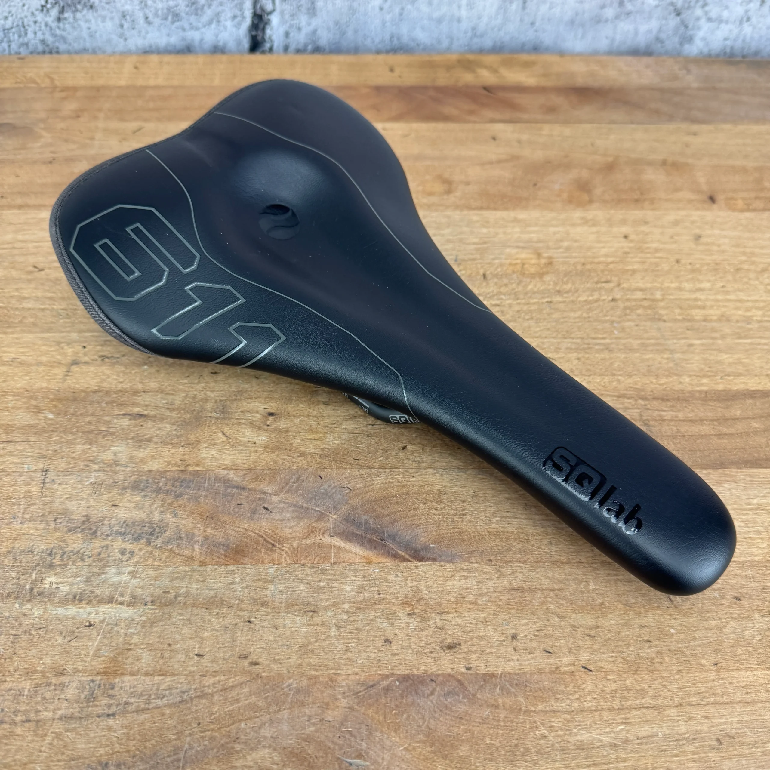 Low Mile! Sqlab 611 Ergowave 7x9mm Carbon Rails 150mm Bike Saddle 164g