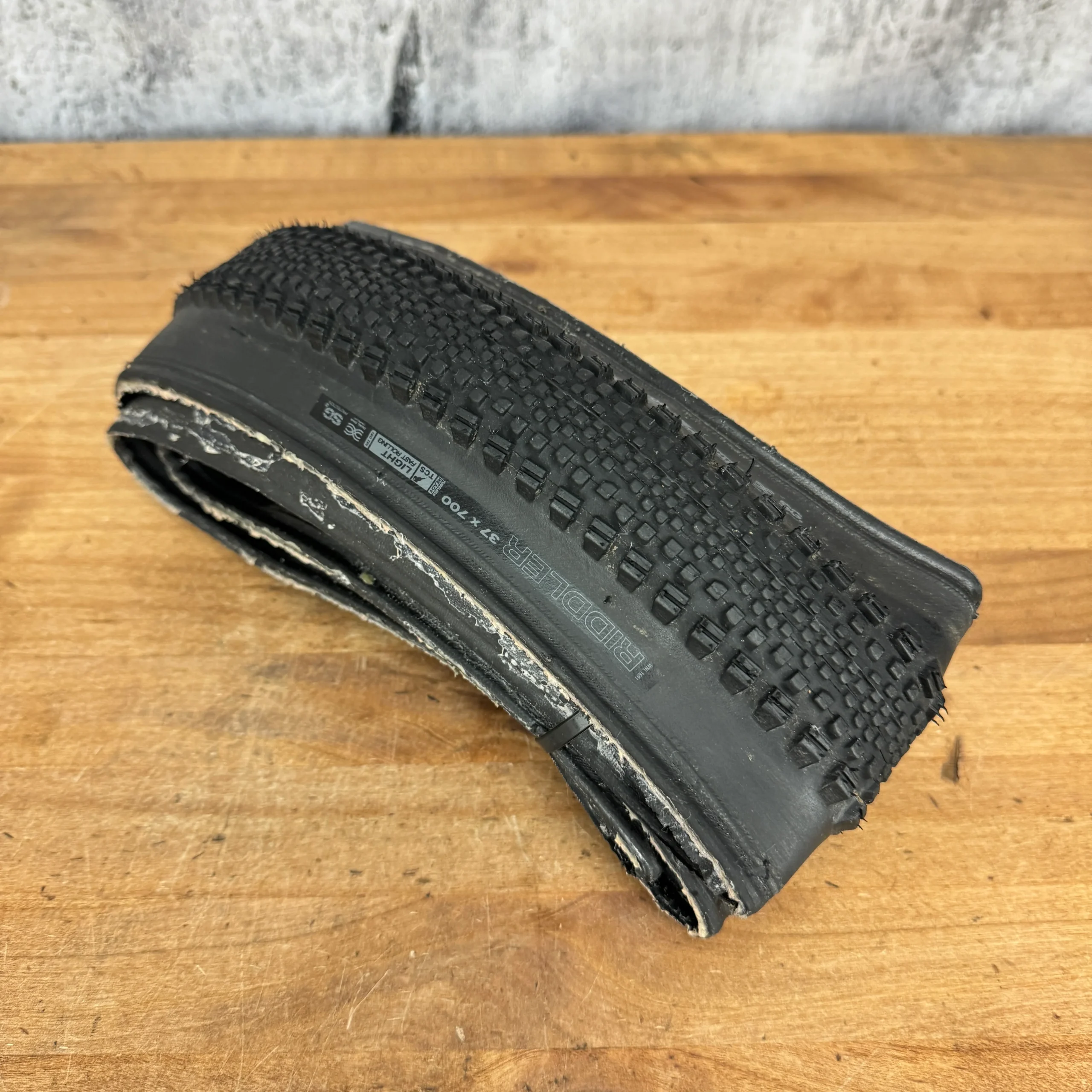 Low Mile! WTB Riddler 700c x 37mm Tubeless Gravel Single Tire
