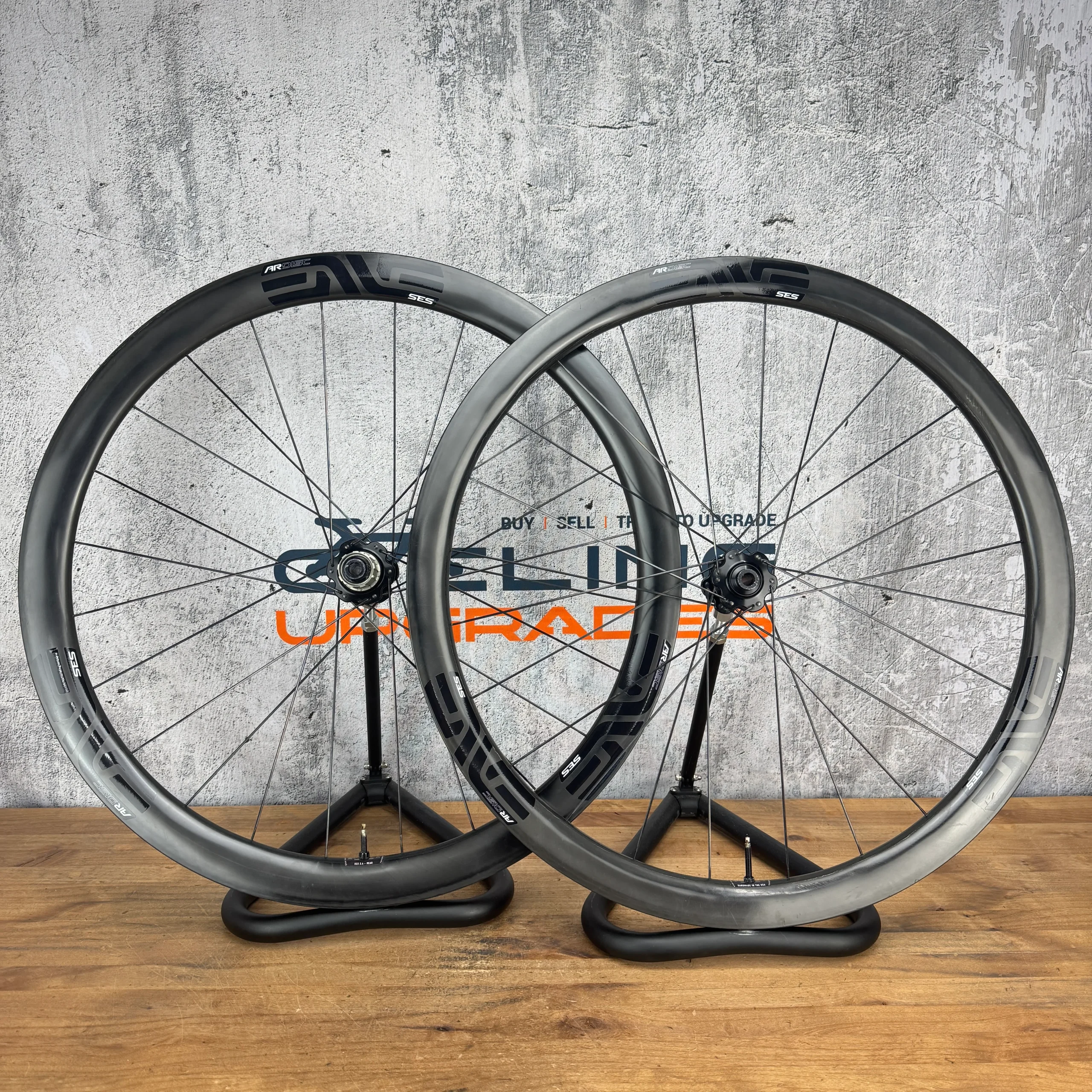 Enve SES 3.4 AR Tubeless Hookless Disc Brake Road Bike Wheelset 700c 1495g