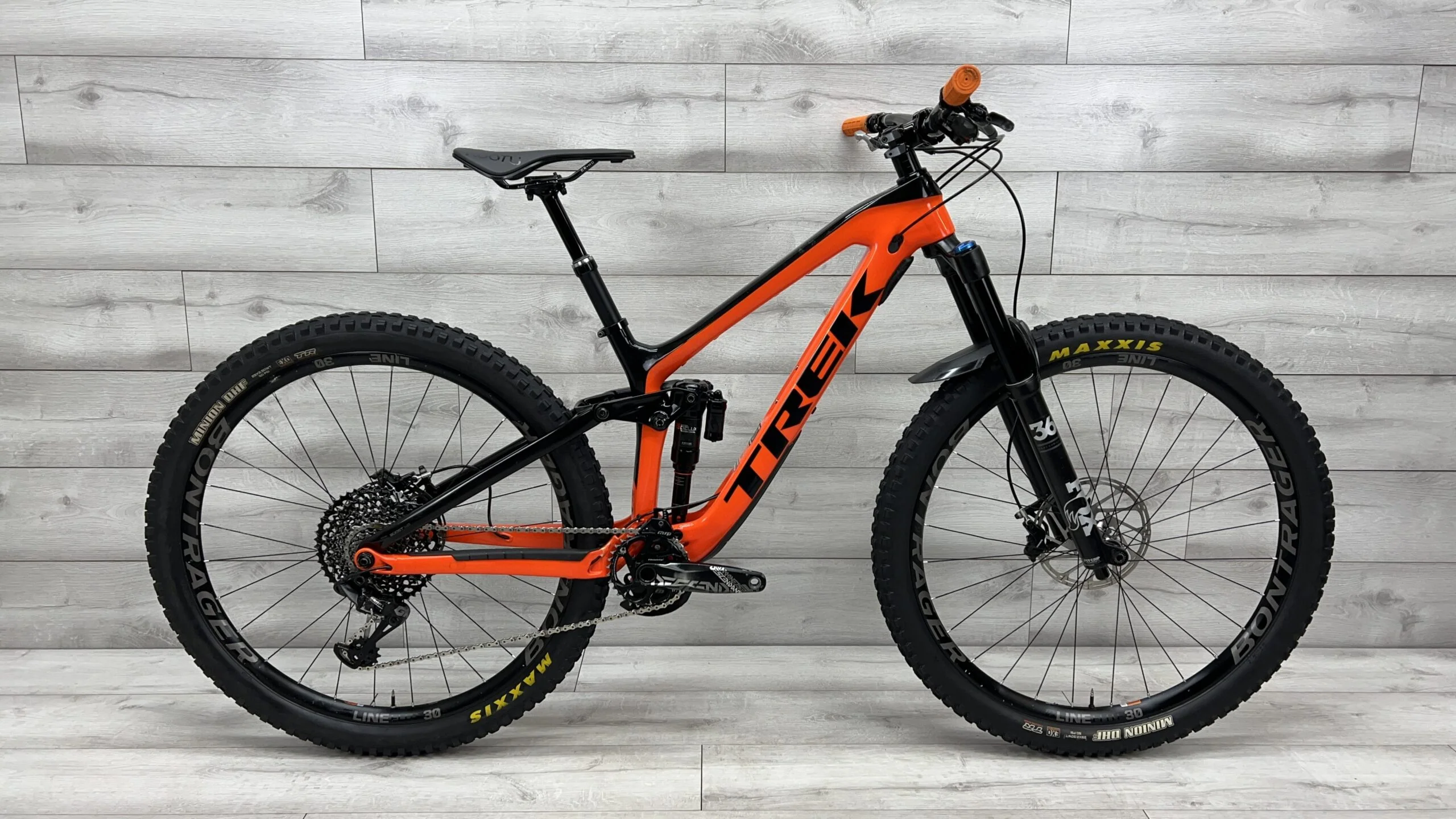 2018 Trek Slash 9.8Mountain Bike - Small