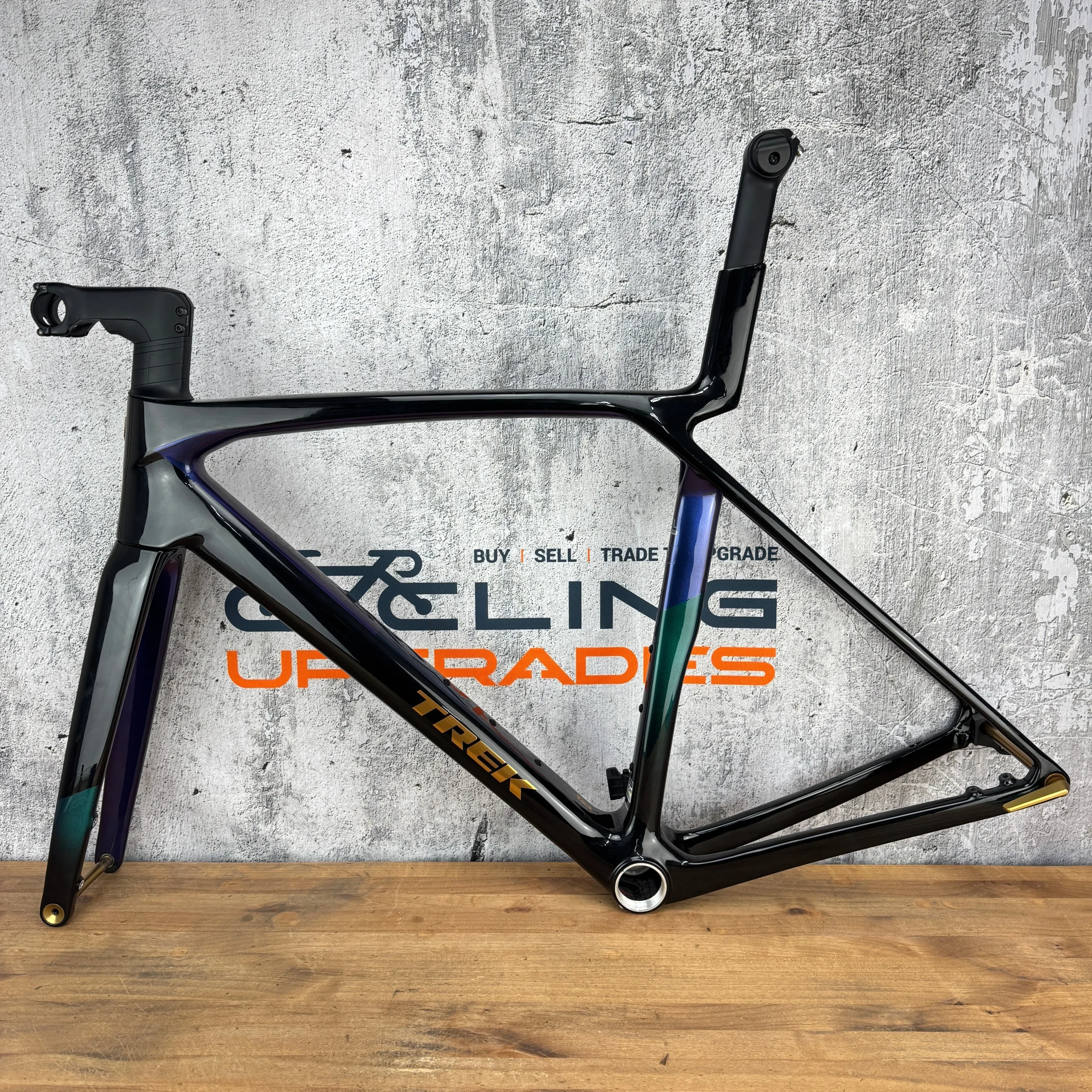 Low Mile! Trek Madone SL Gen 8 M/L Dark Star Carbon Disc Frameset 700c 2079g