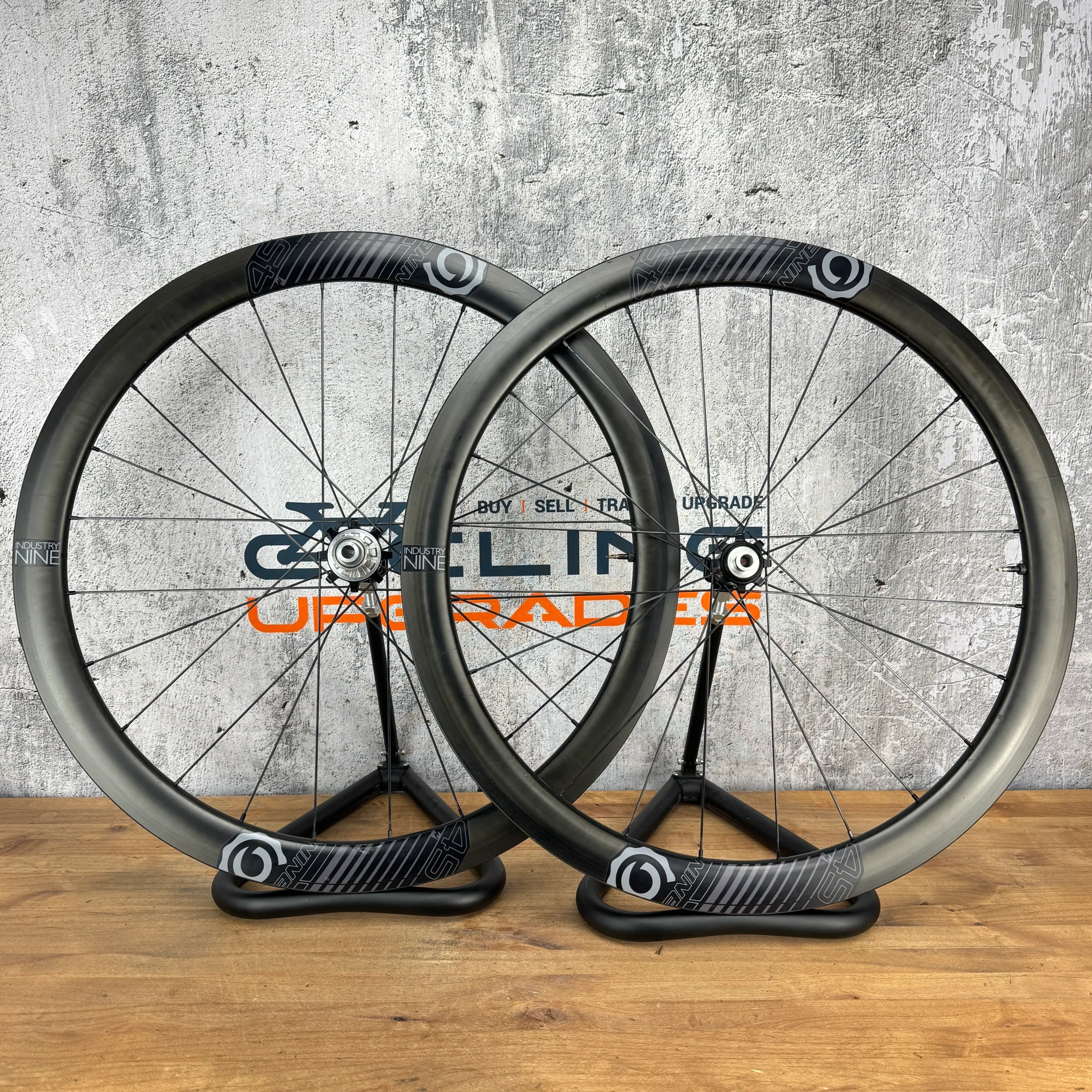 Low Mile! Industry Nine i.45 Carbon Disc Brake Tubeless Bike Wheelset 700c 1517g