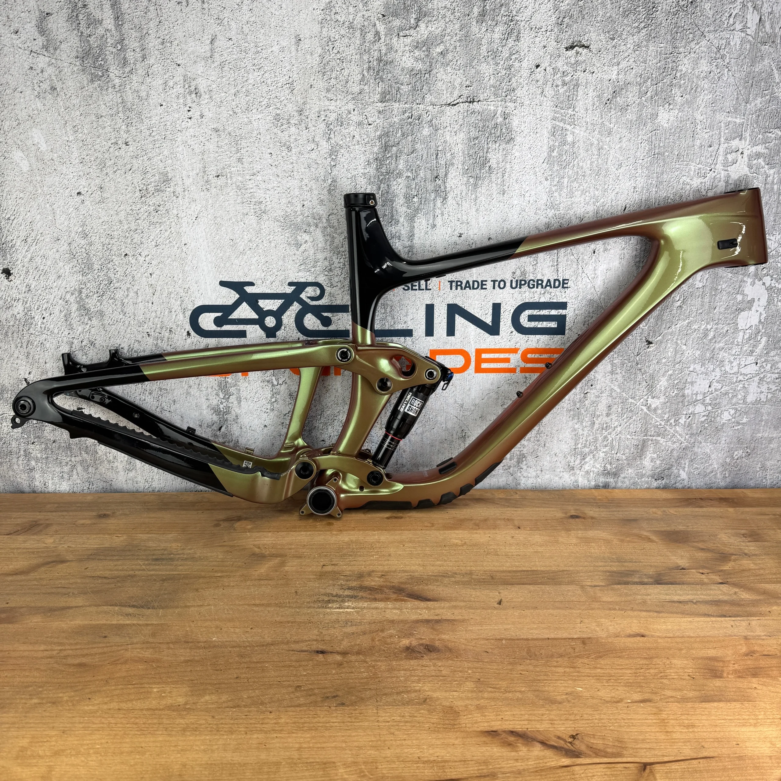 Low Mile! 2023 Giant Trance X ADV Large Carbon MTB Frameset 29" RockShox Deluxe
