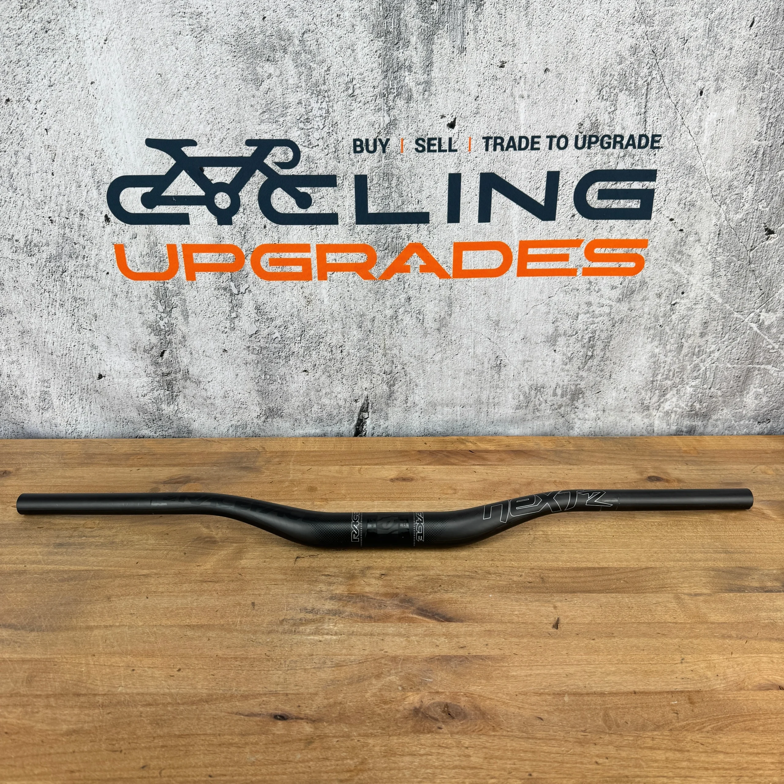Low Mile! Race Face Next R 35mm Clamp 760mm 35mm Rise Handlebar