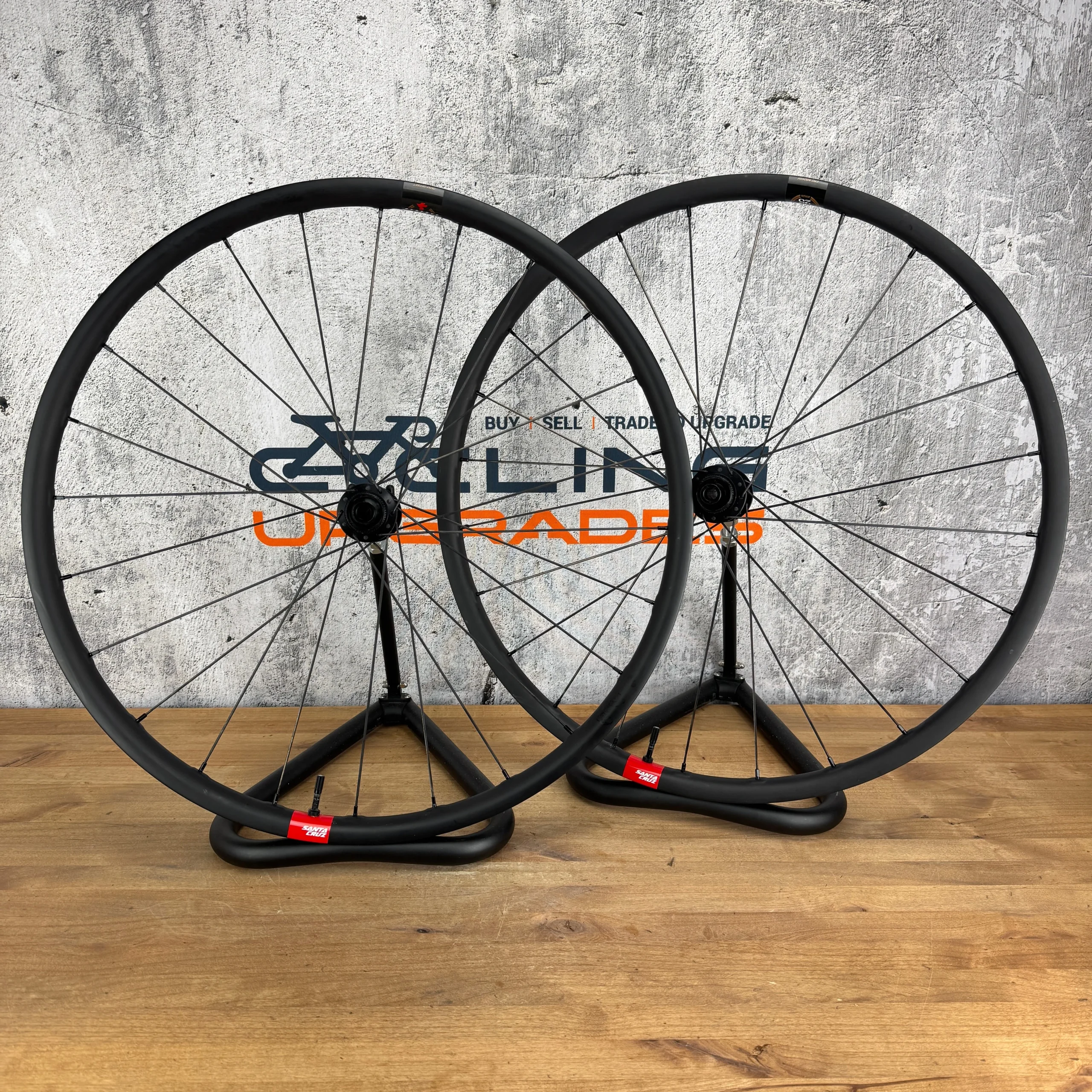 Low Mile! Reserve Santa Cruz 25|GR Carbon Tubeless Disc Wheelset 650b 1359g